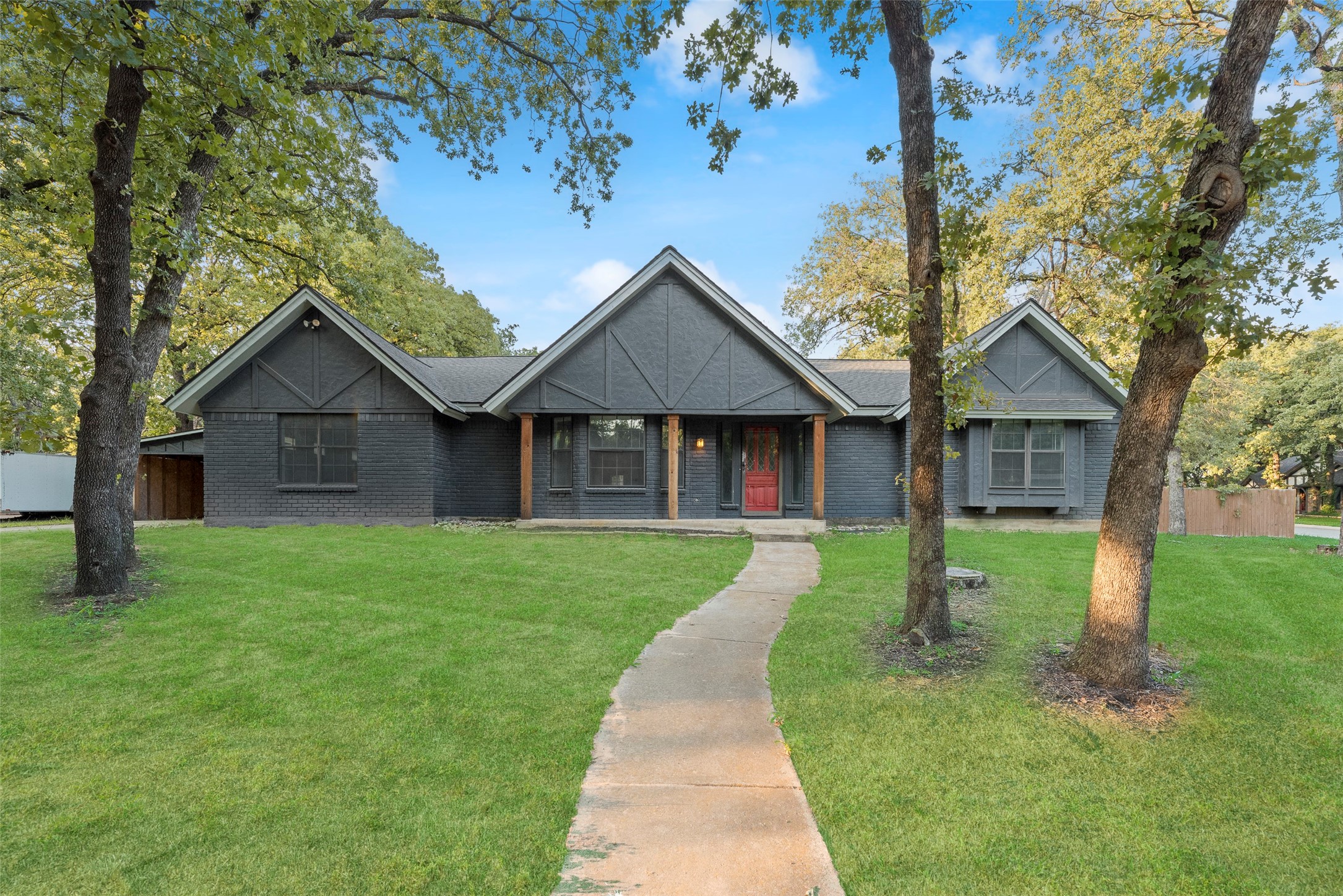 2021 Vista Road