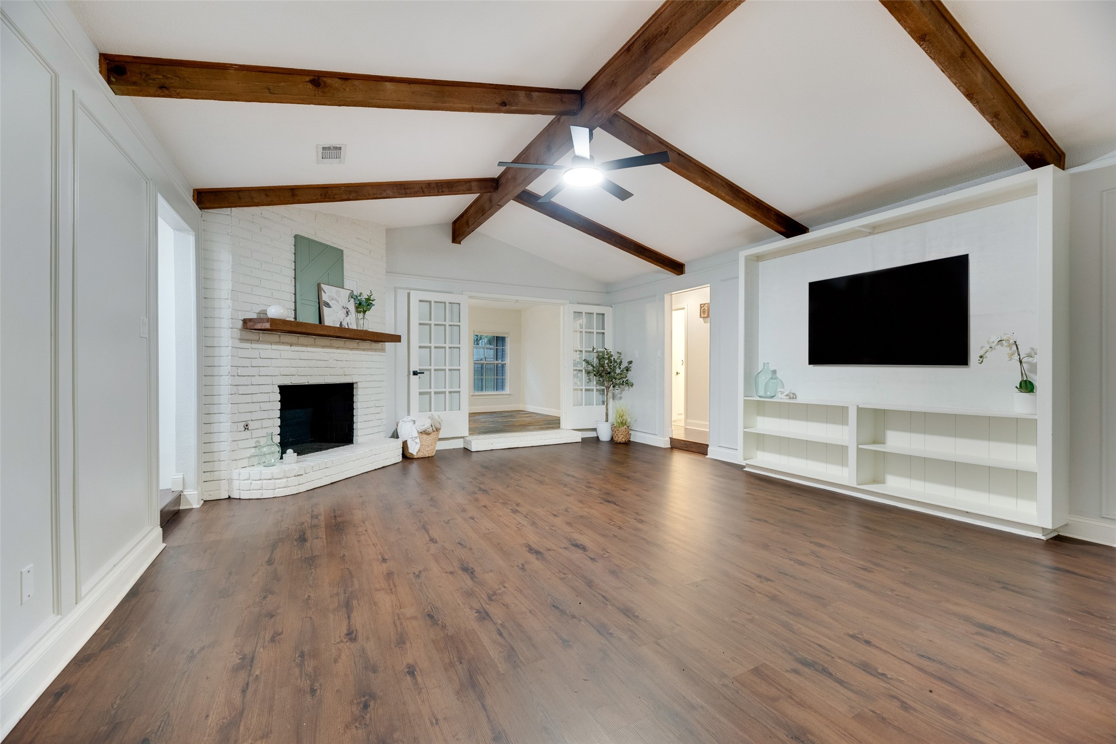 2021 Vista Road