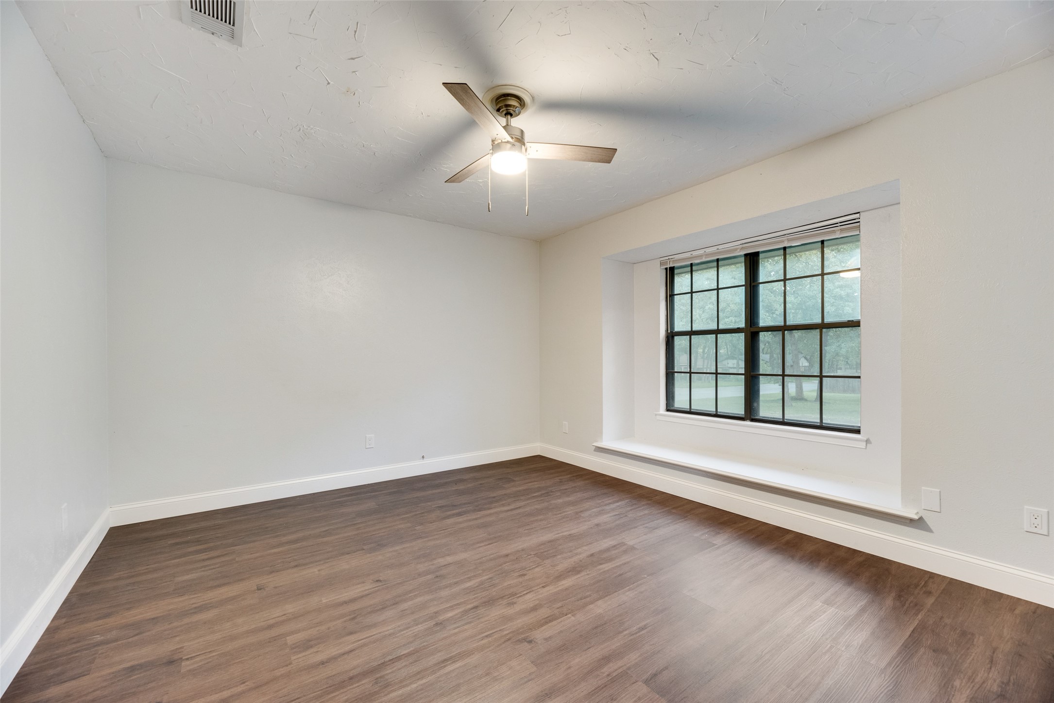 2021 Vista Road