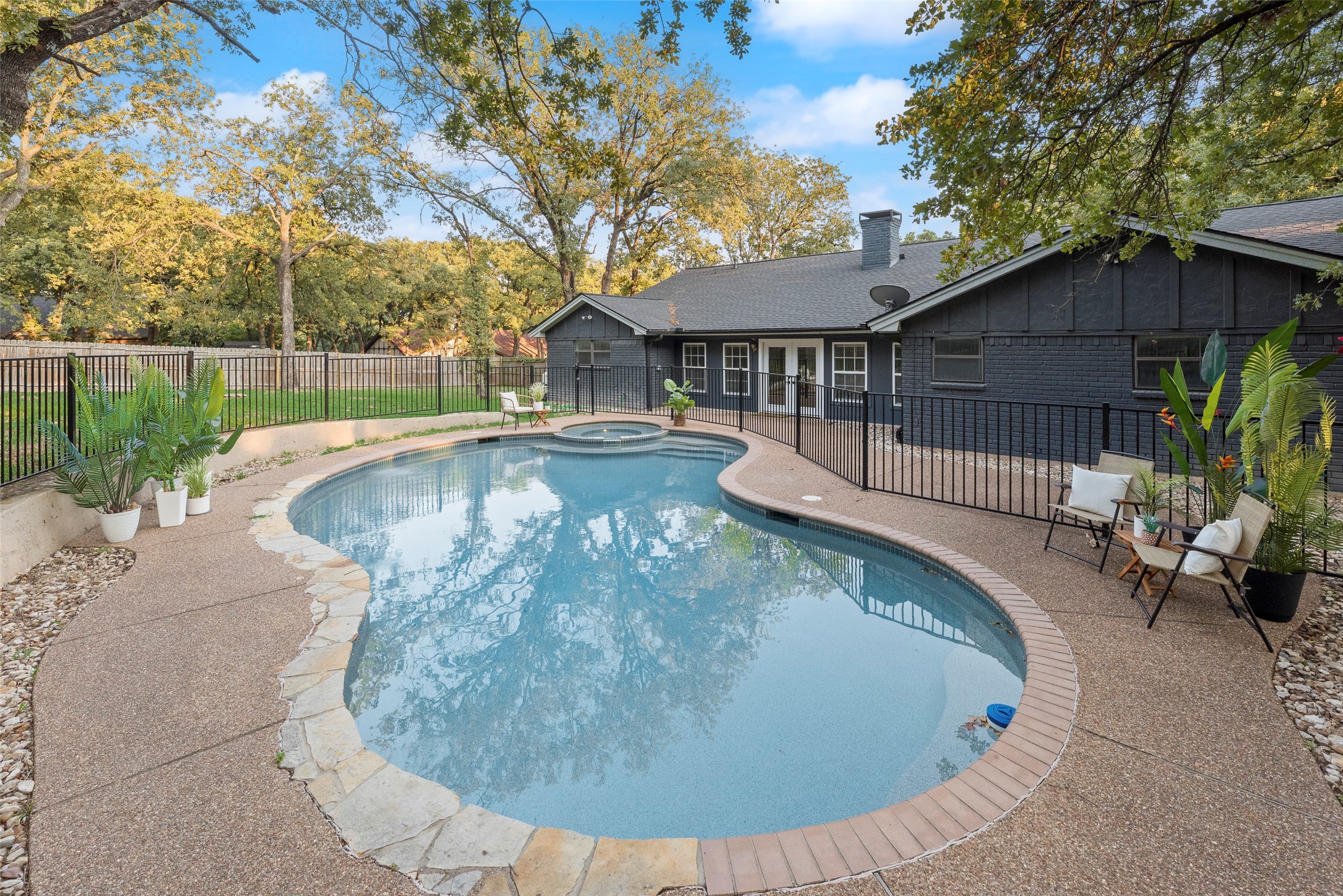 2021 Vista Road