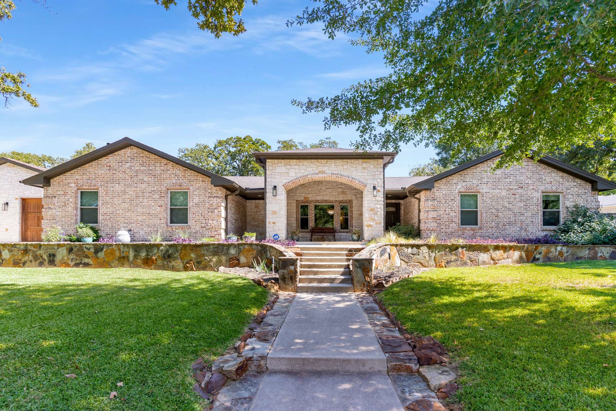 700 Overland Trail