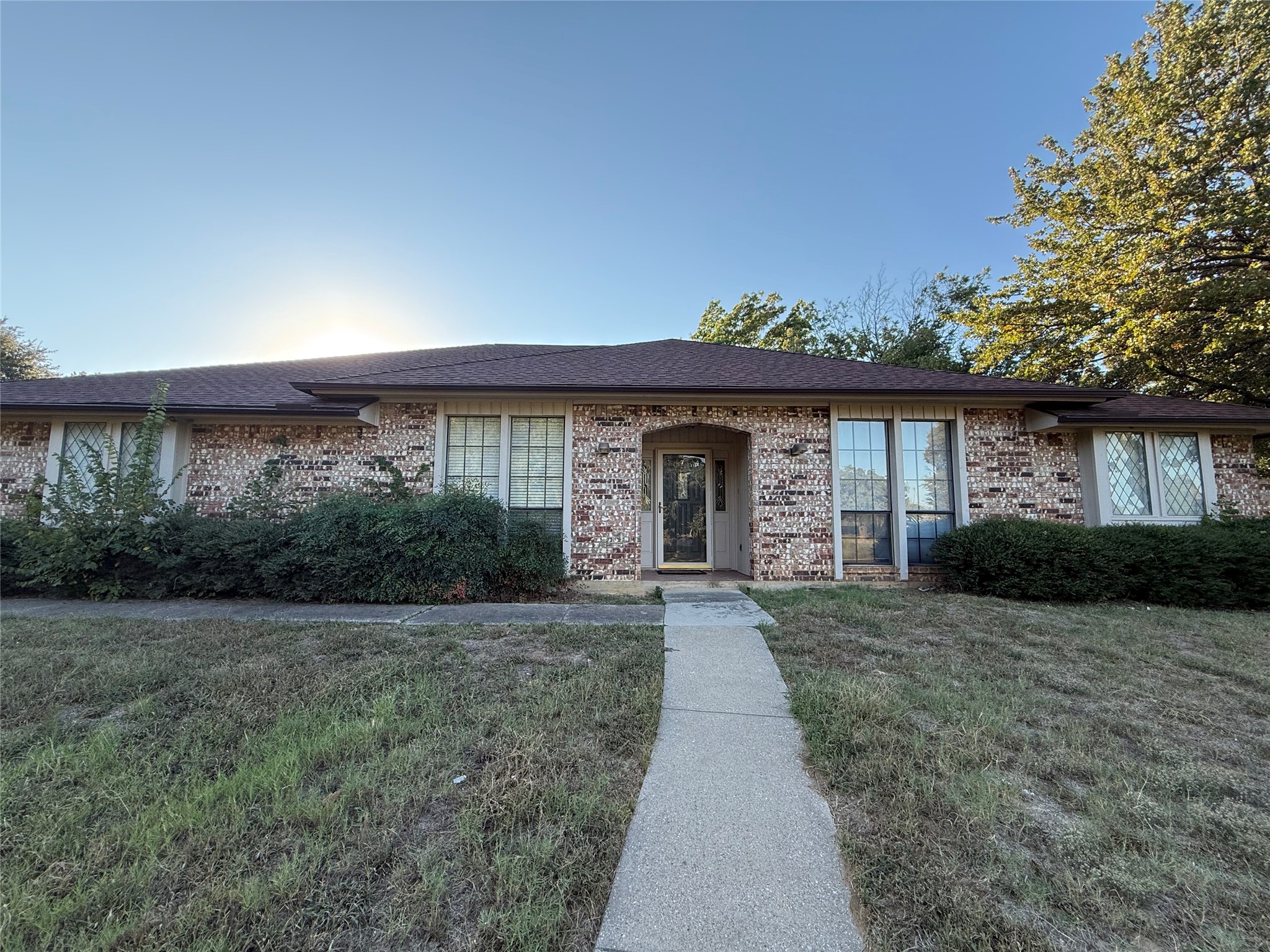 1920 Fox Hollow Circle