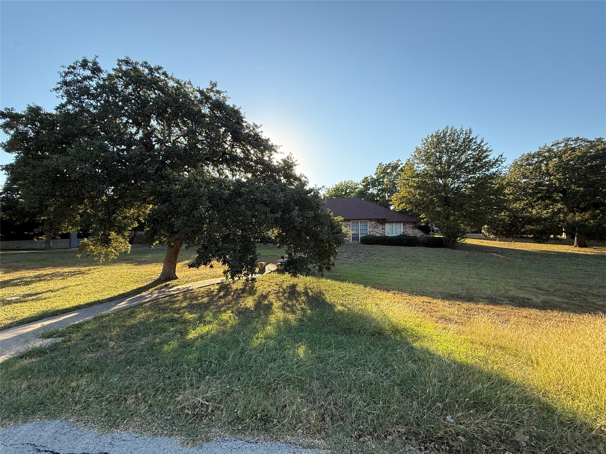 1920 Fox Hollow Circle