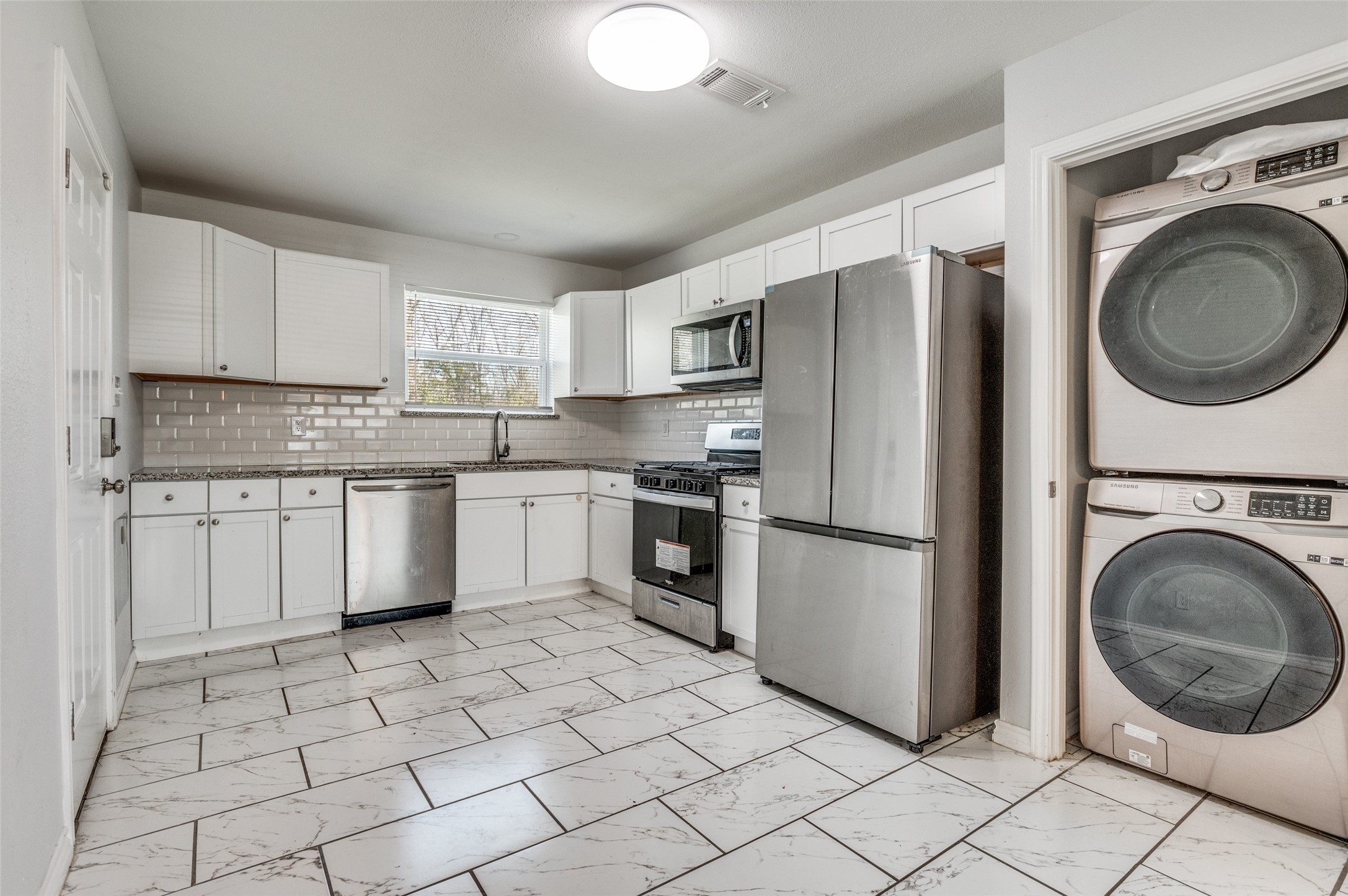 6028 Golden Gate Circle