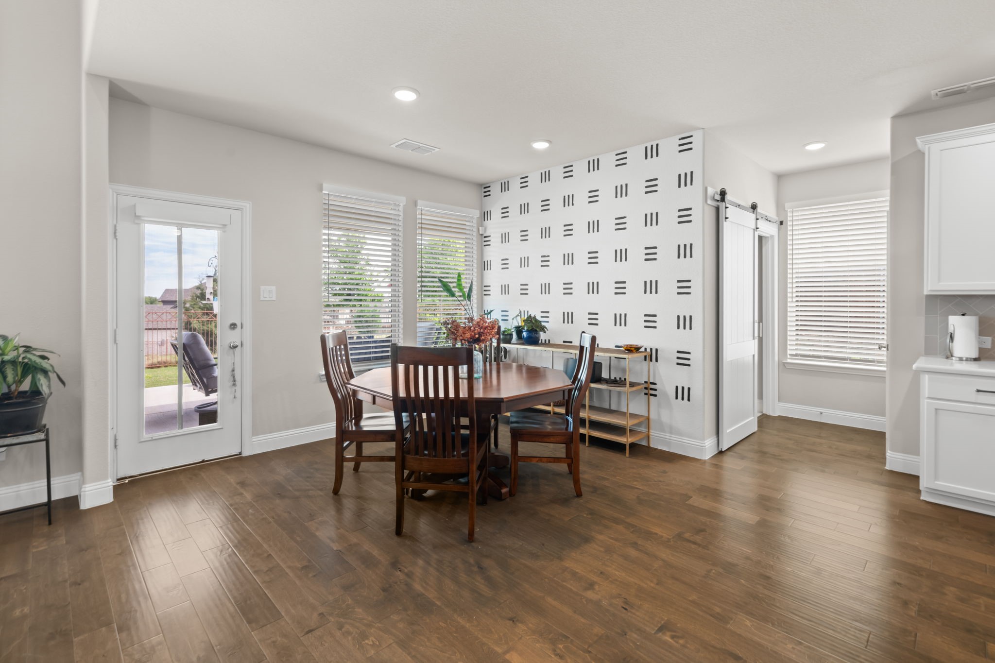 7018 Hickory Falls