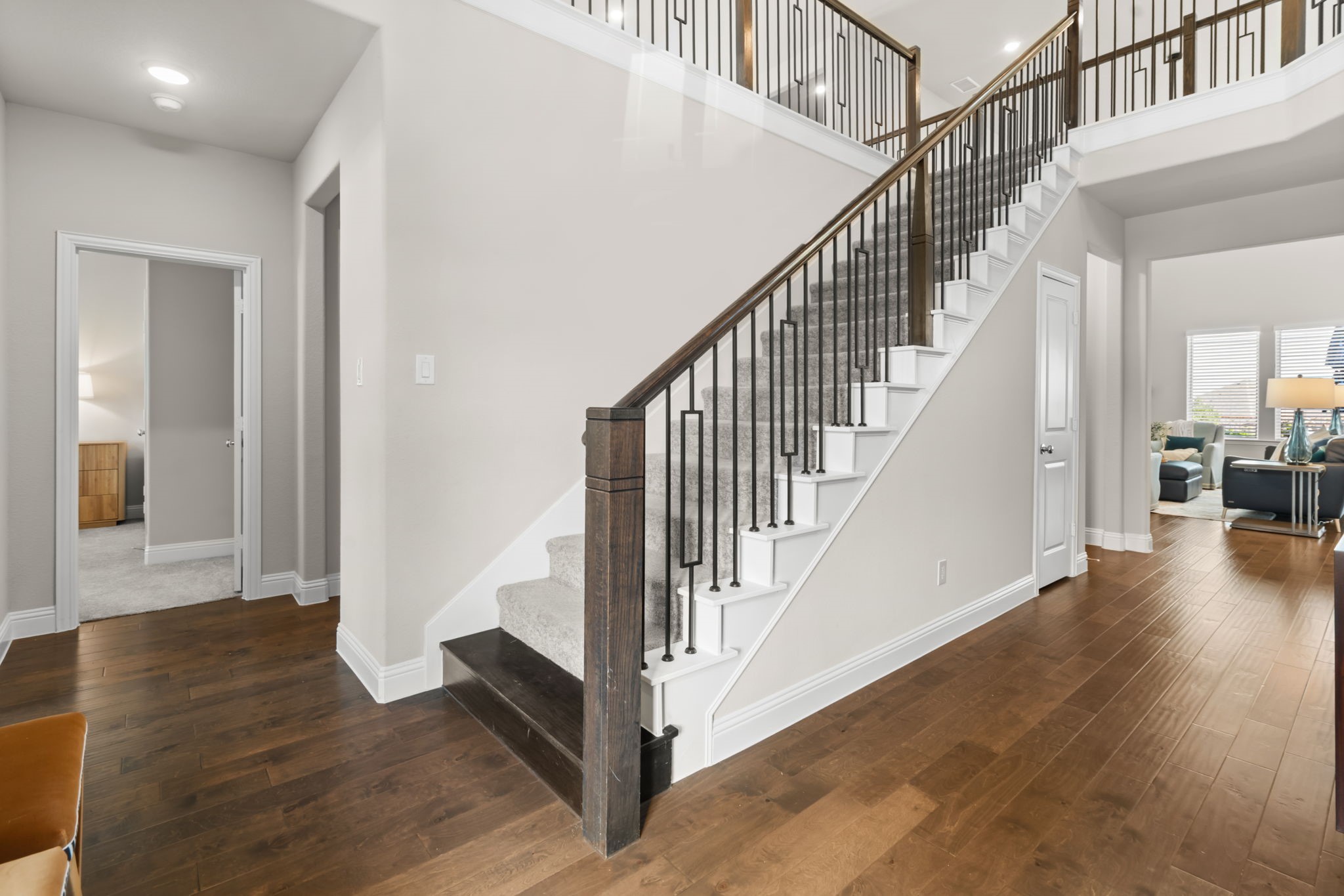 7018 Hickory Falls