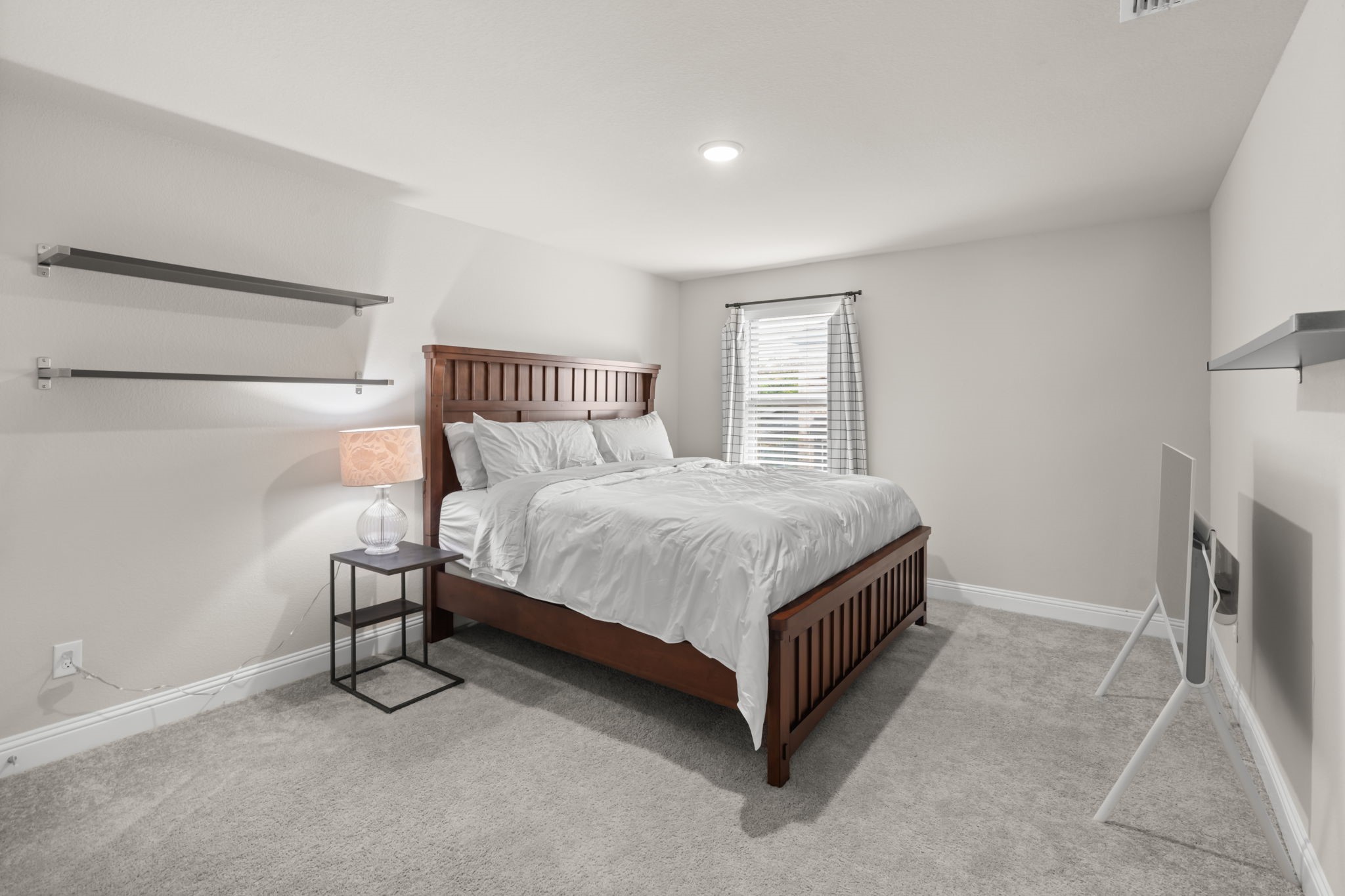 7018 Hickory Falls