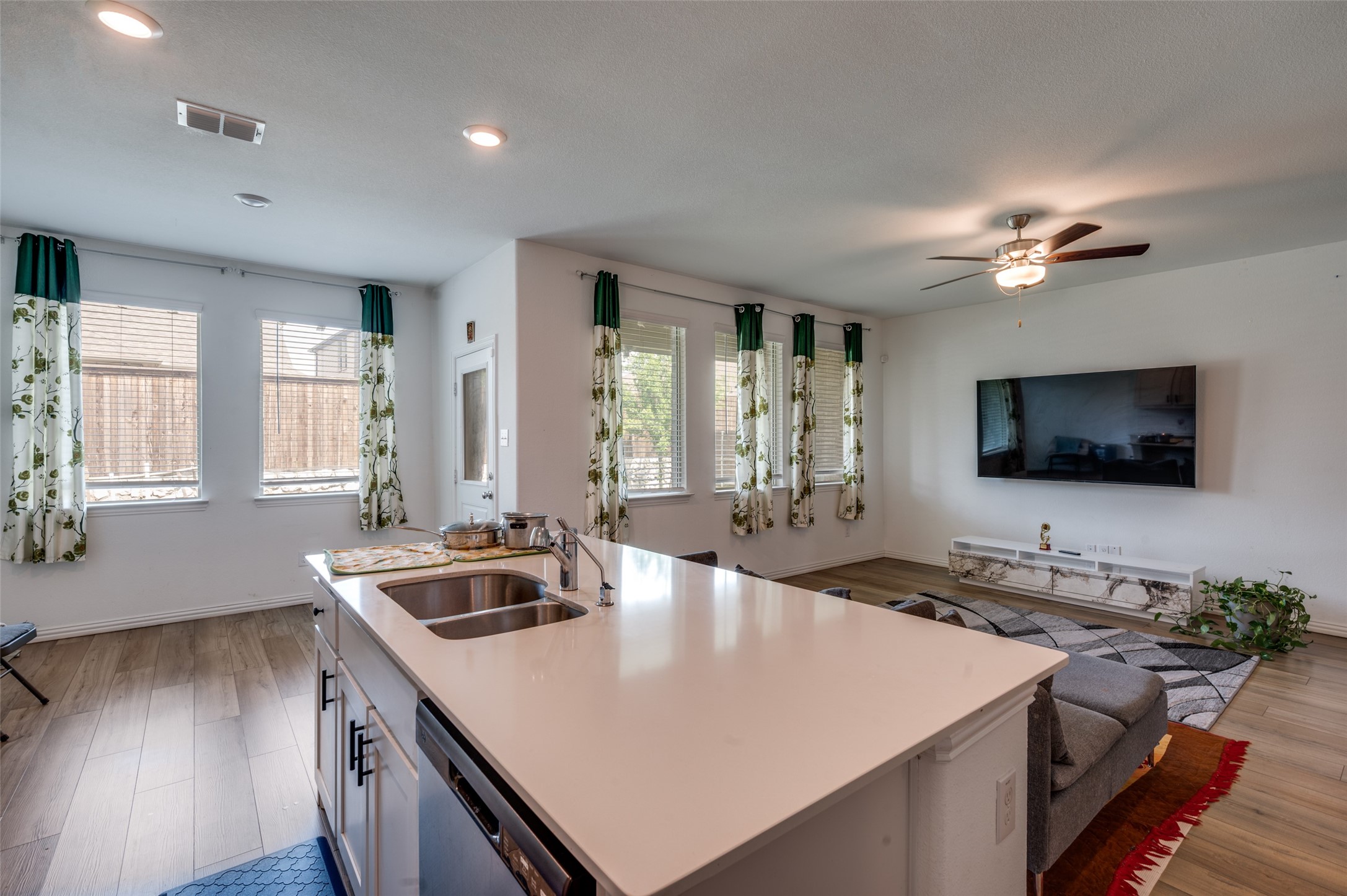 6125 Fairholme Drive