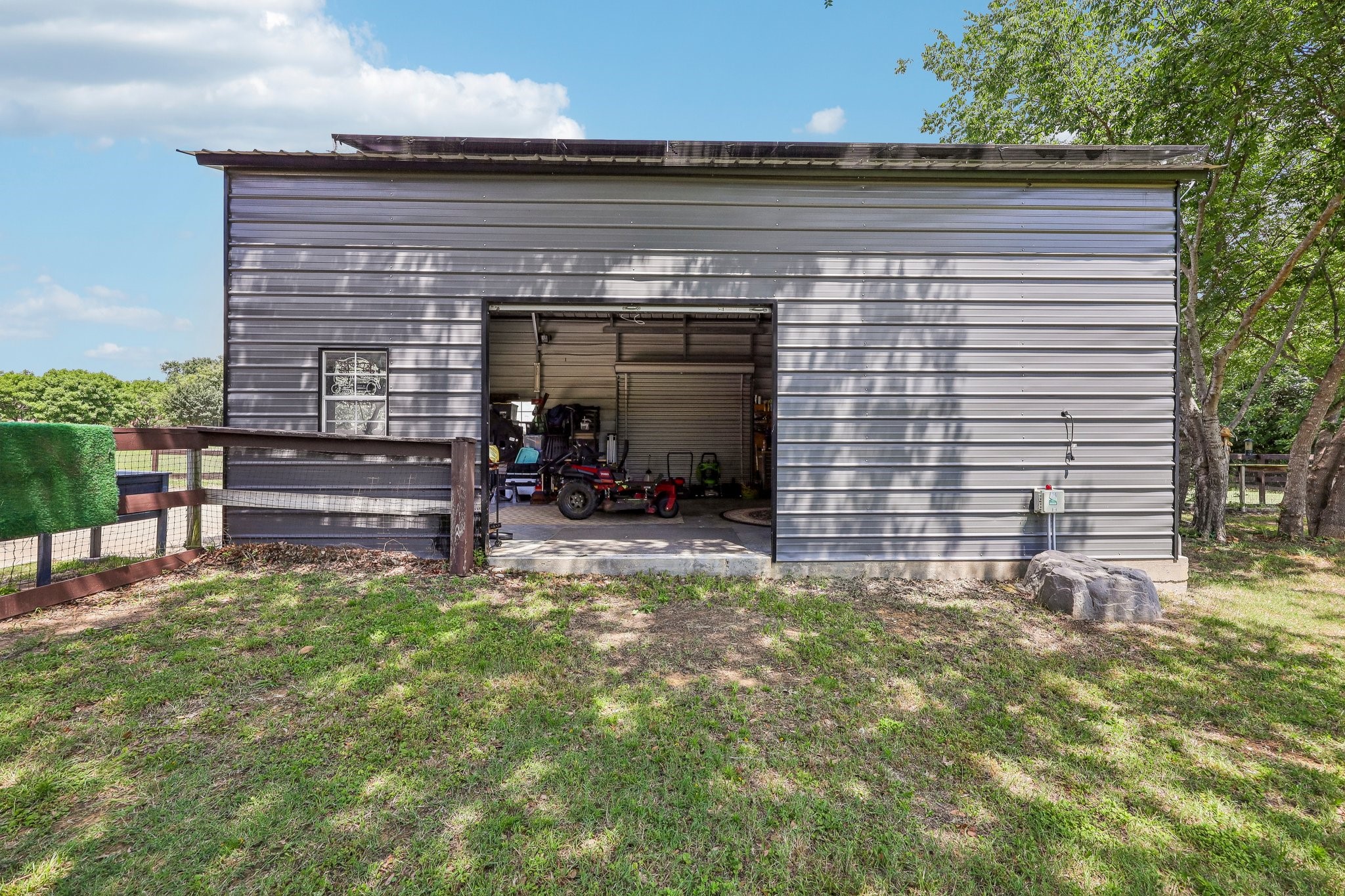 925 Meadow Drive