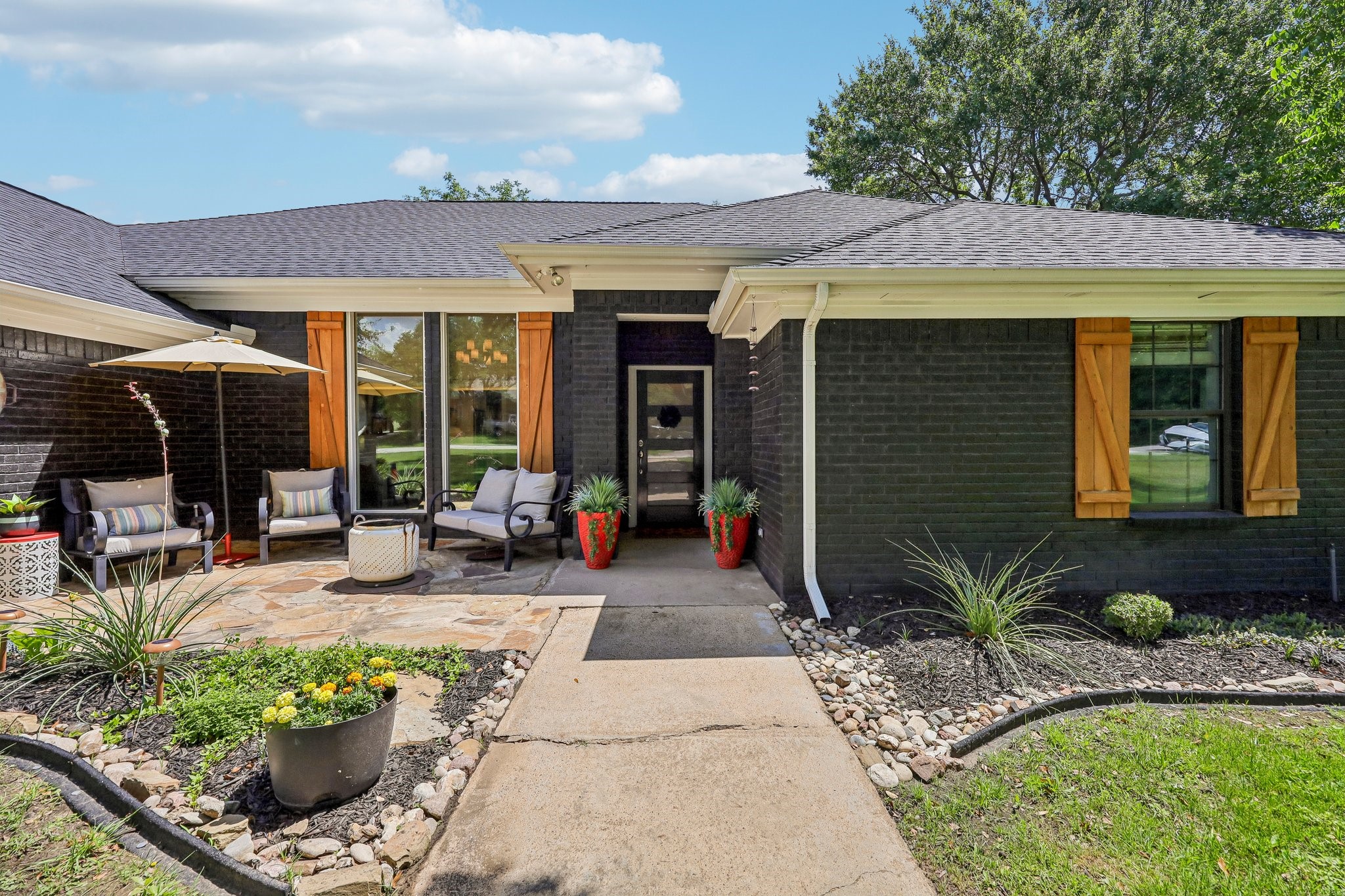 925 Meadow Drive
