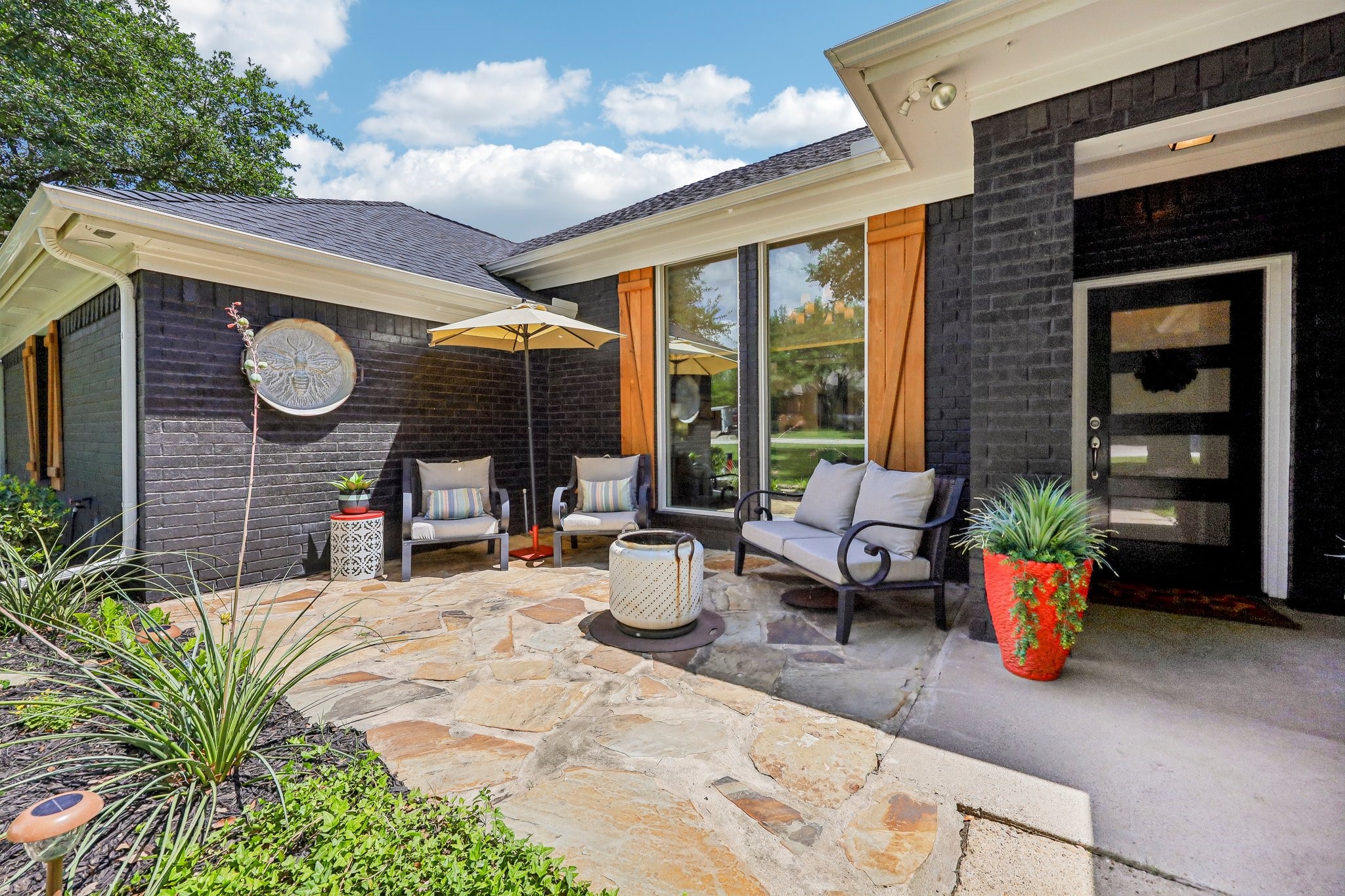 925 Meadow Drive