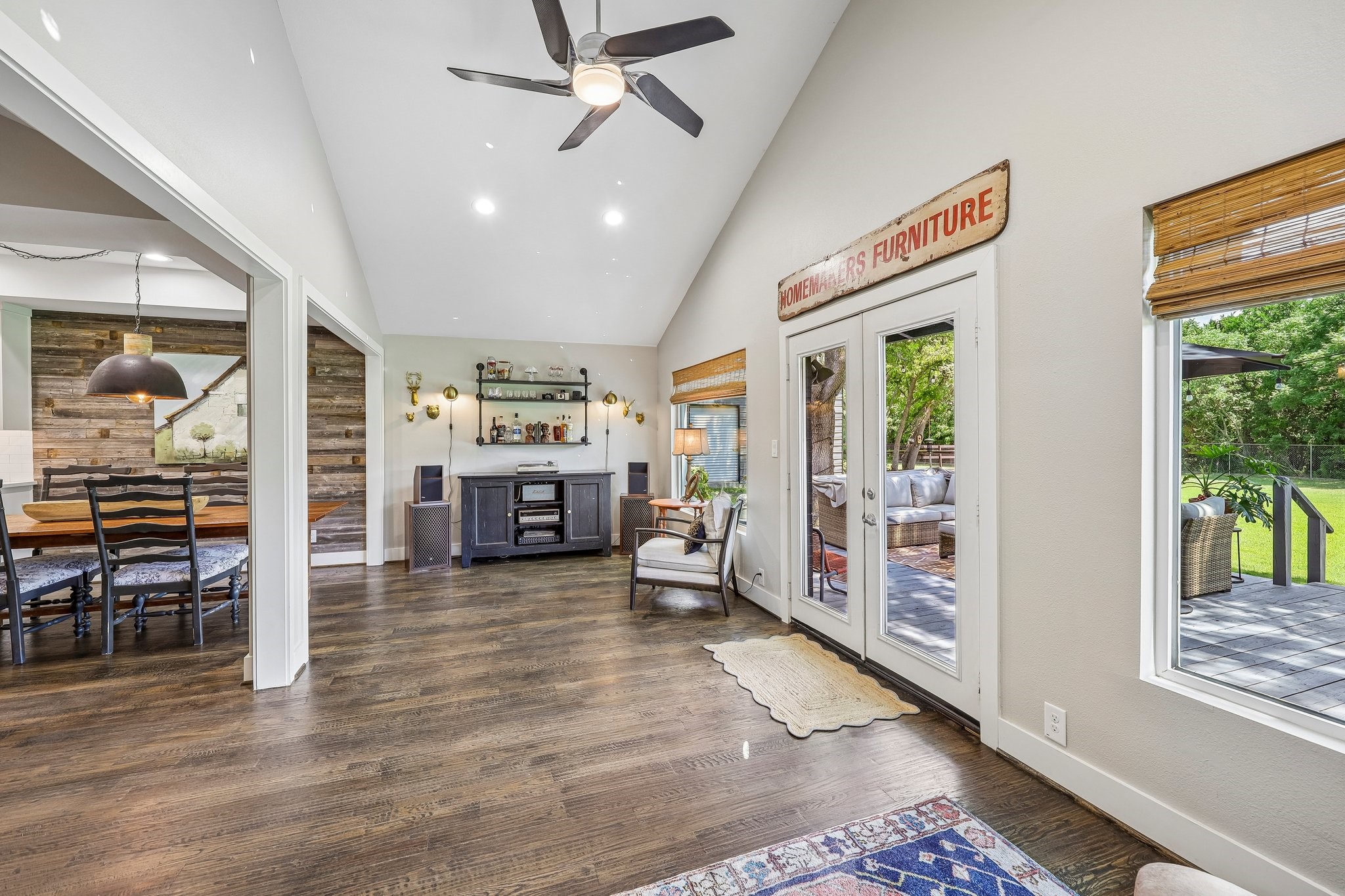 925 Meadow Drive