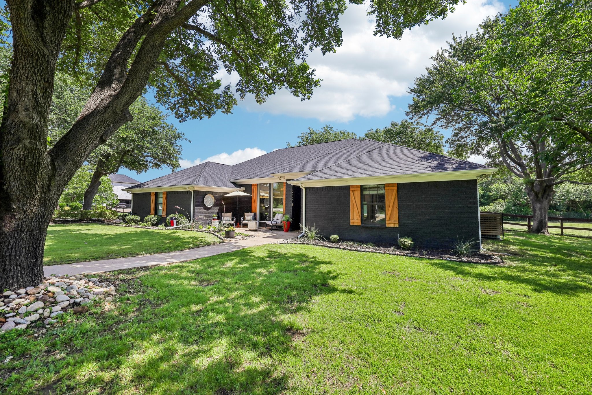 925 Meadow Drive
