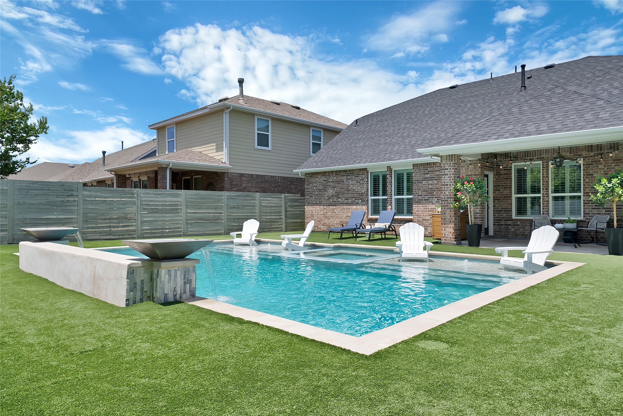 1813 Kaiser Cove