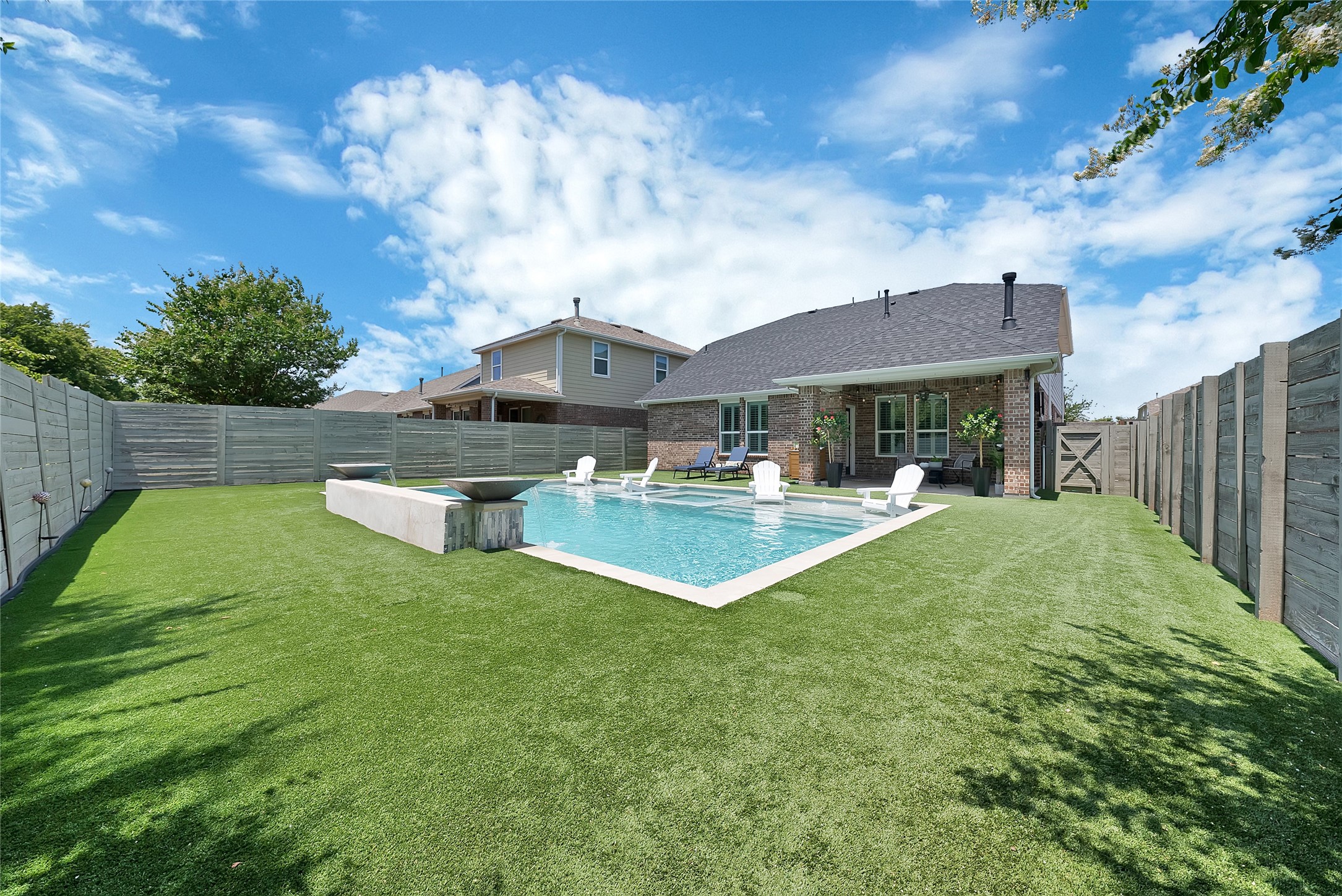 1813 Kaiser Cove