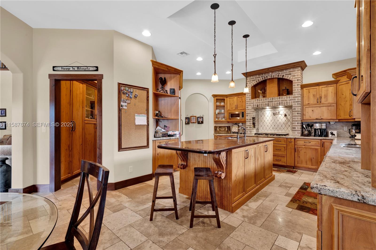 9401 NW 44th Place