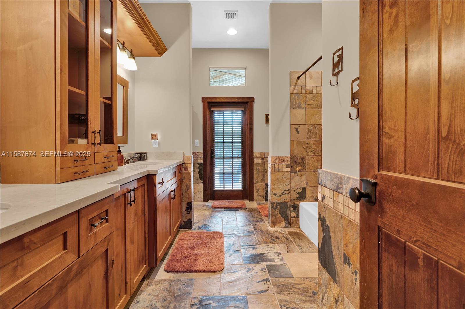 9401 NW 44th Place