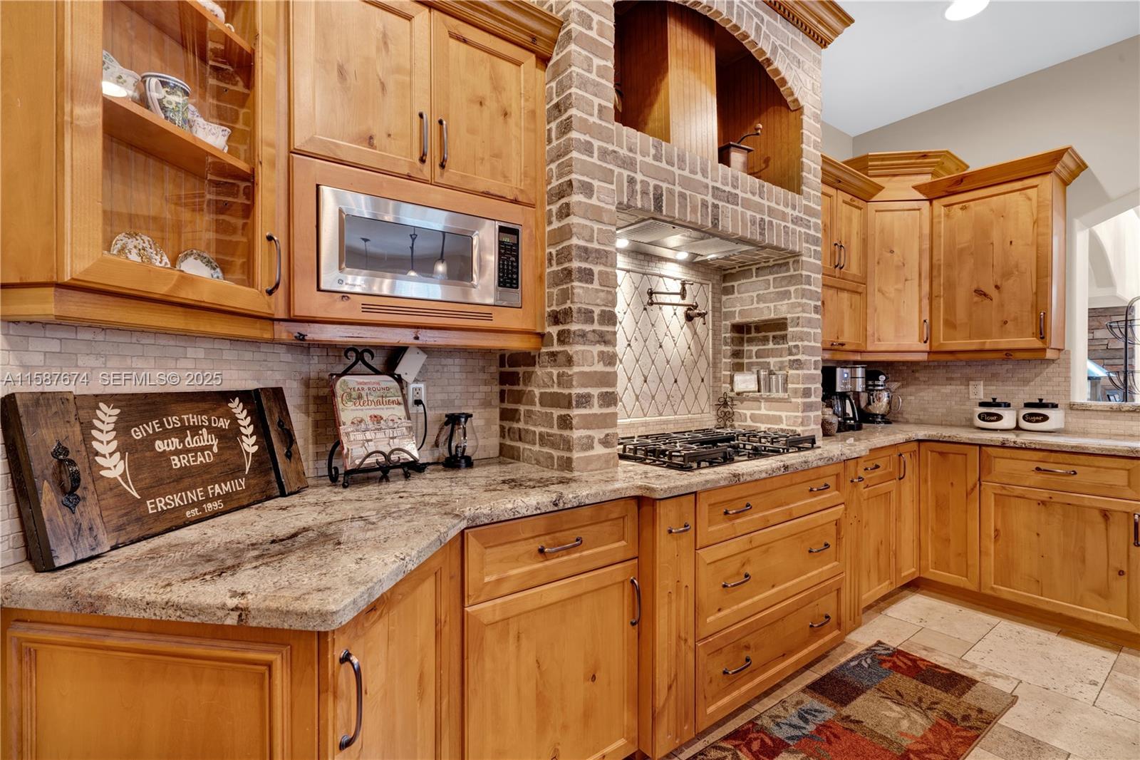 9401 NW 44th Place