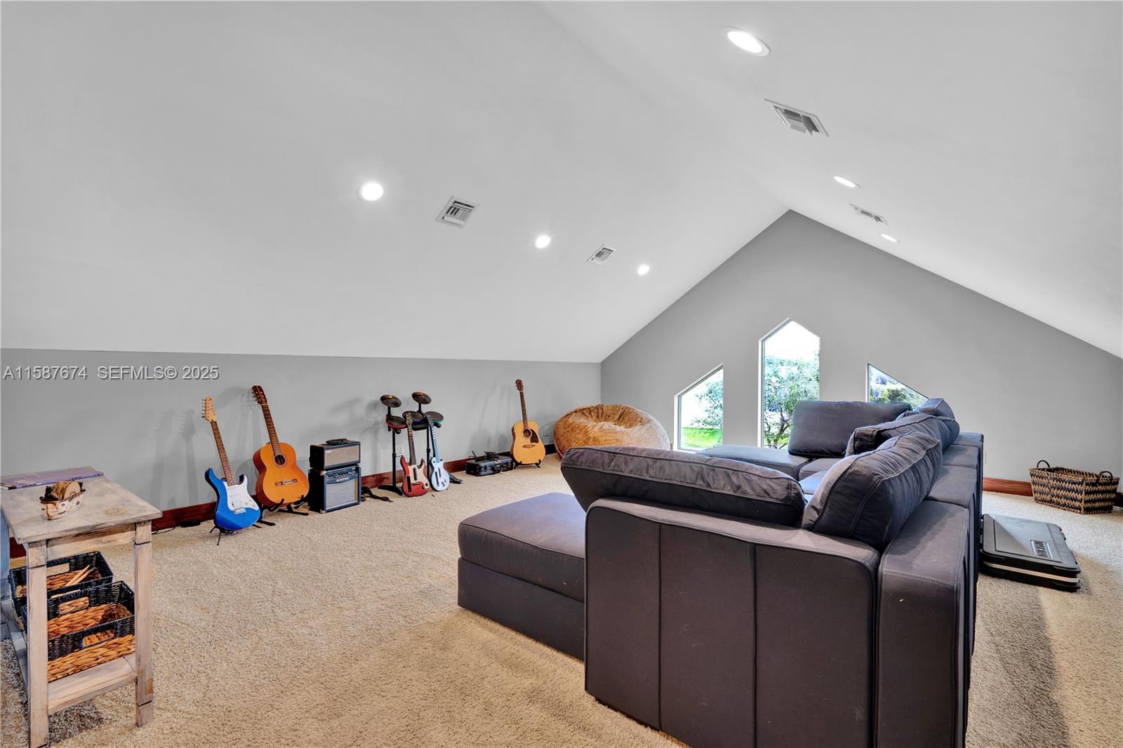 9401 NW 44th Place