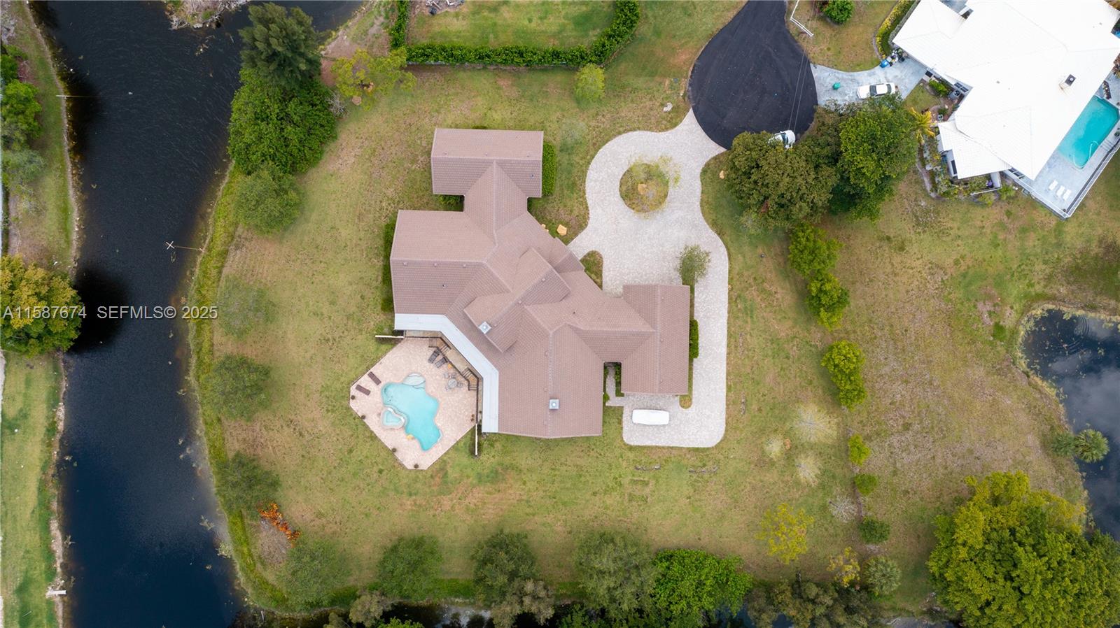 9401 NW 44th Place