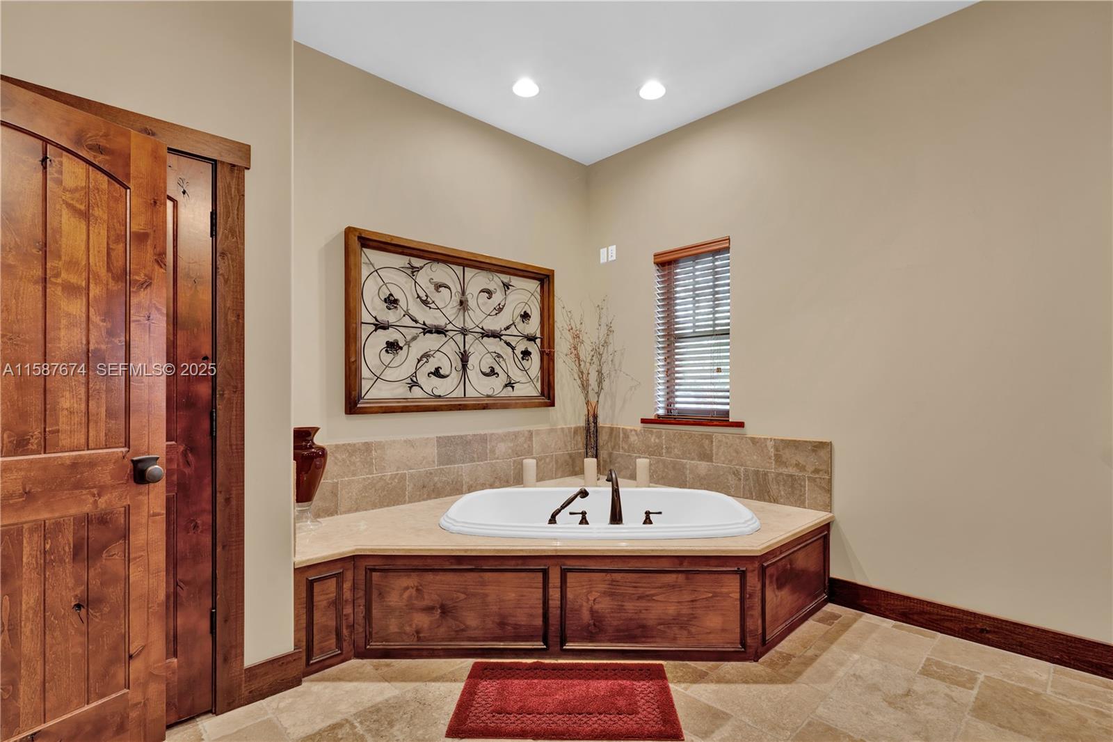 9401 NW 44th Place