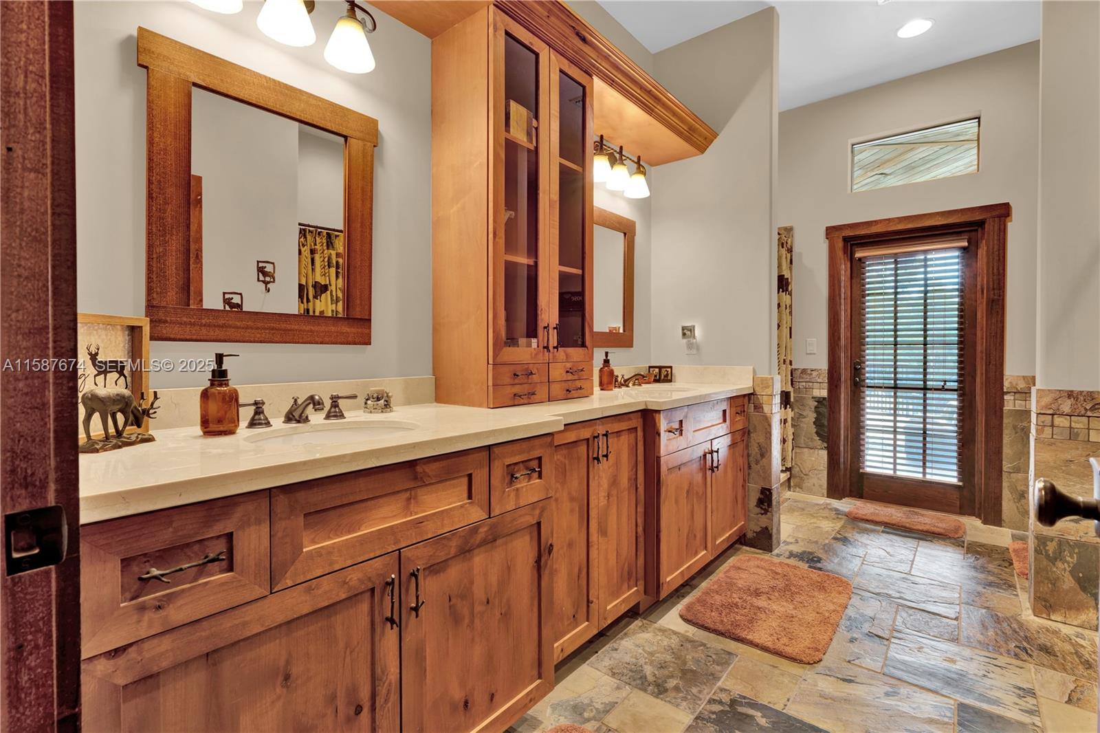 9401 NW 44th Place