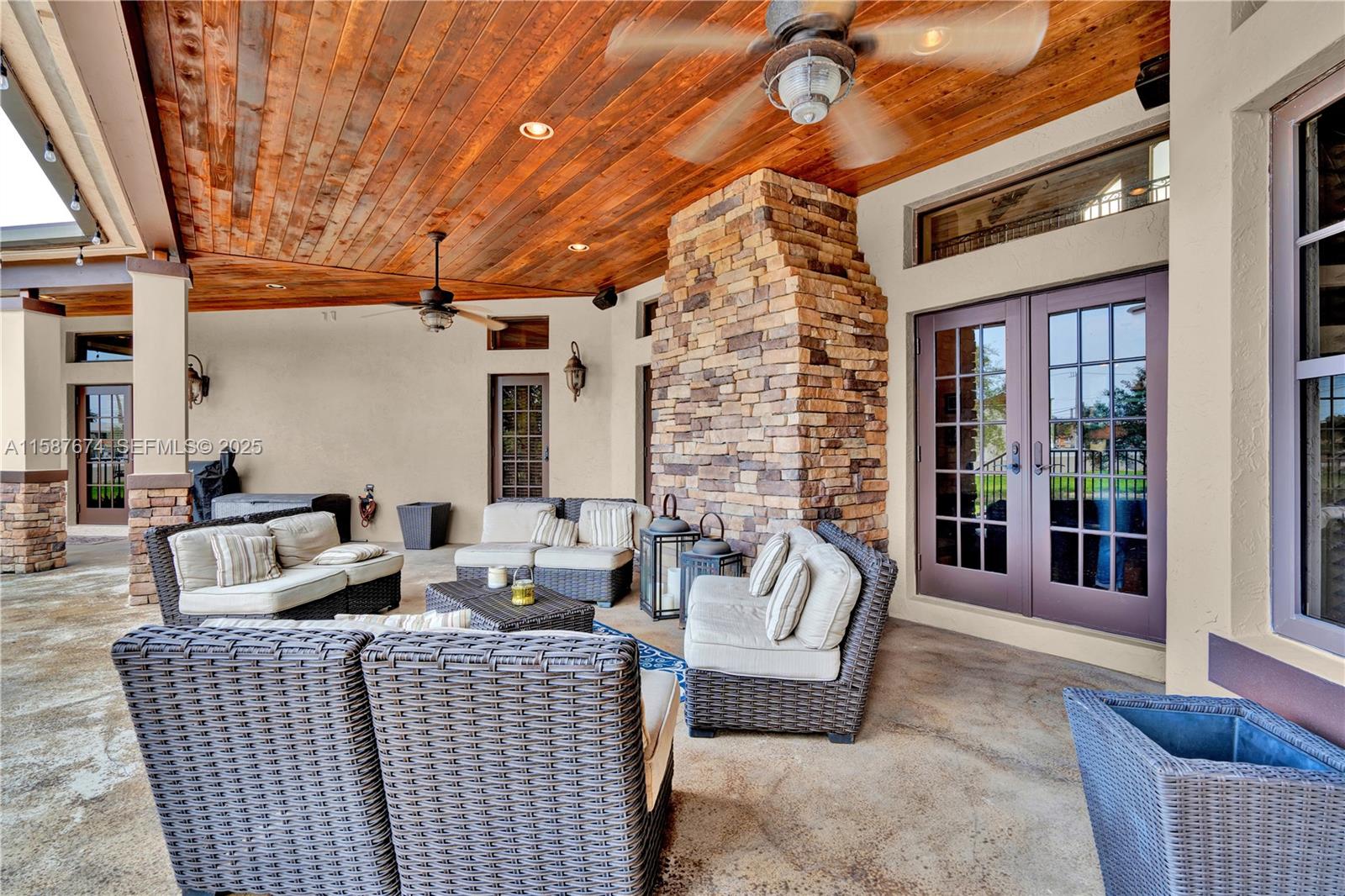 9401 NW 44th Place