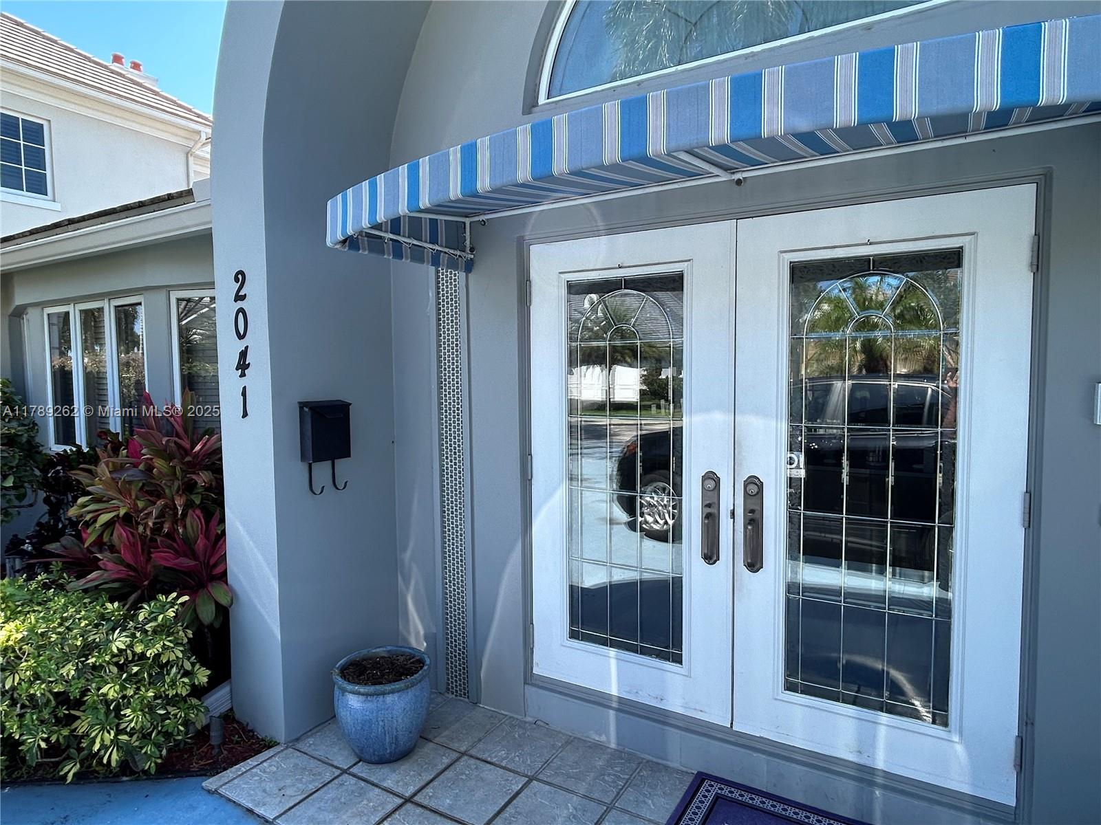 2041 Thatch Palm Drive