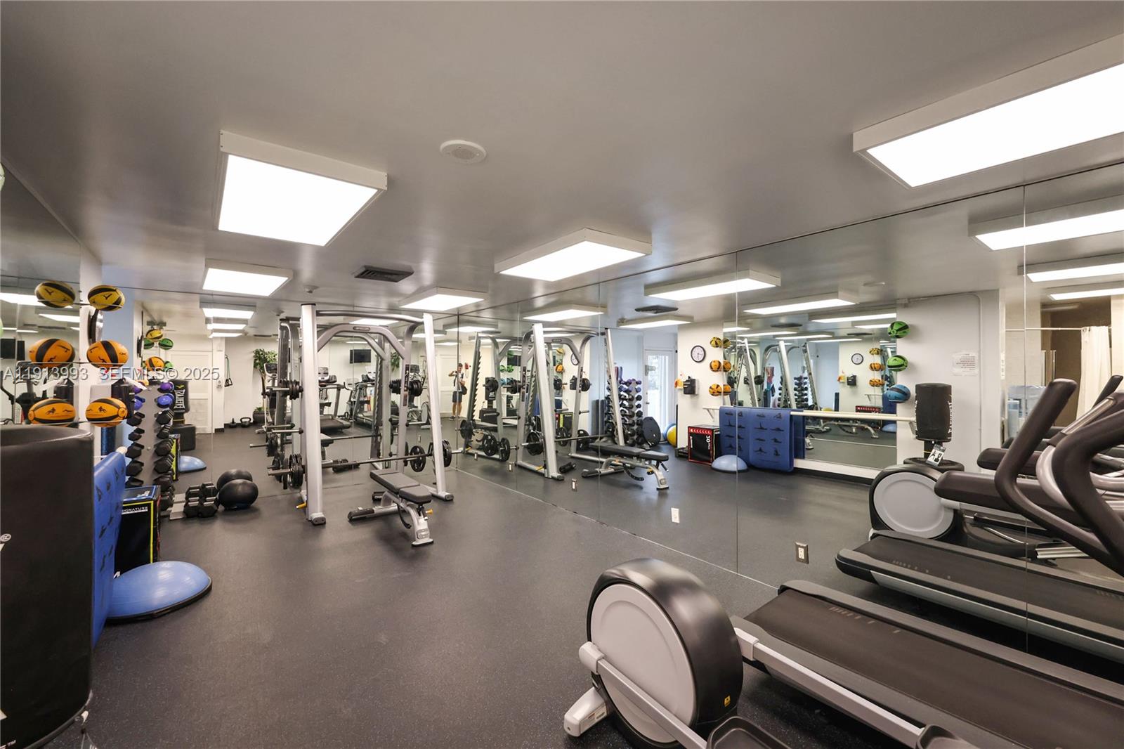 2100 S Ocean Lane 1009