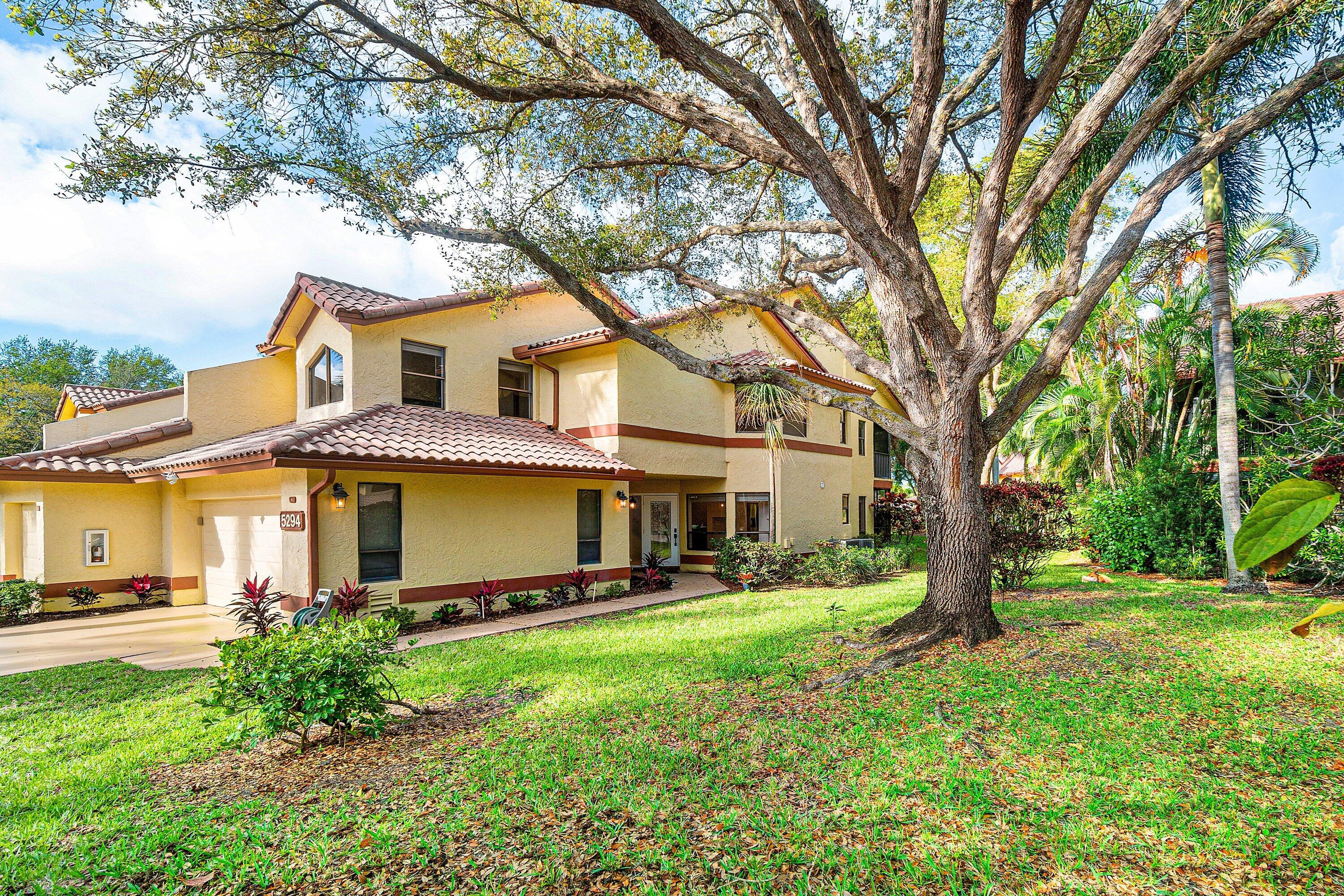 5294 10th Fairway Drive