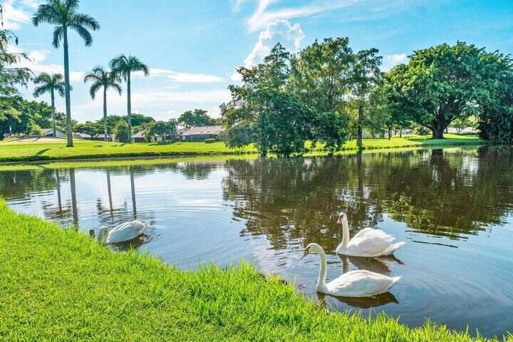 5294 10th Fairway Drive