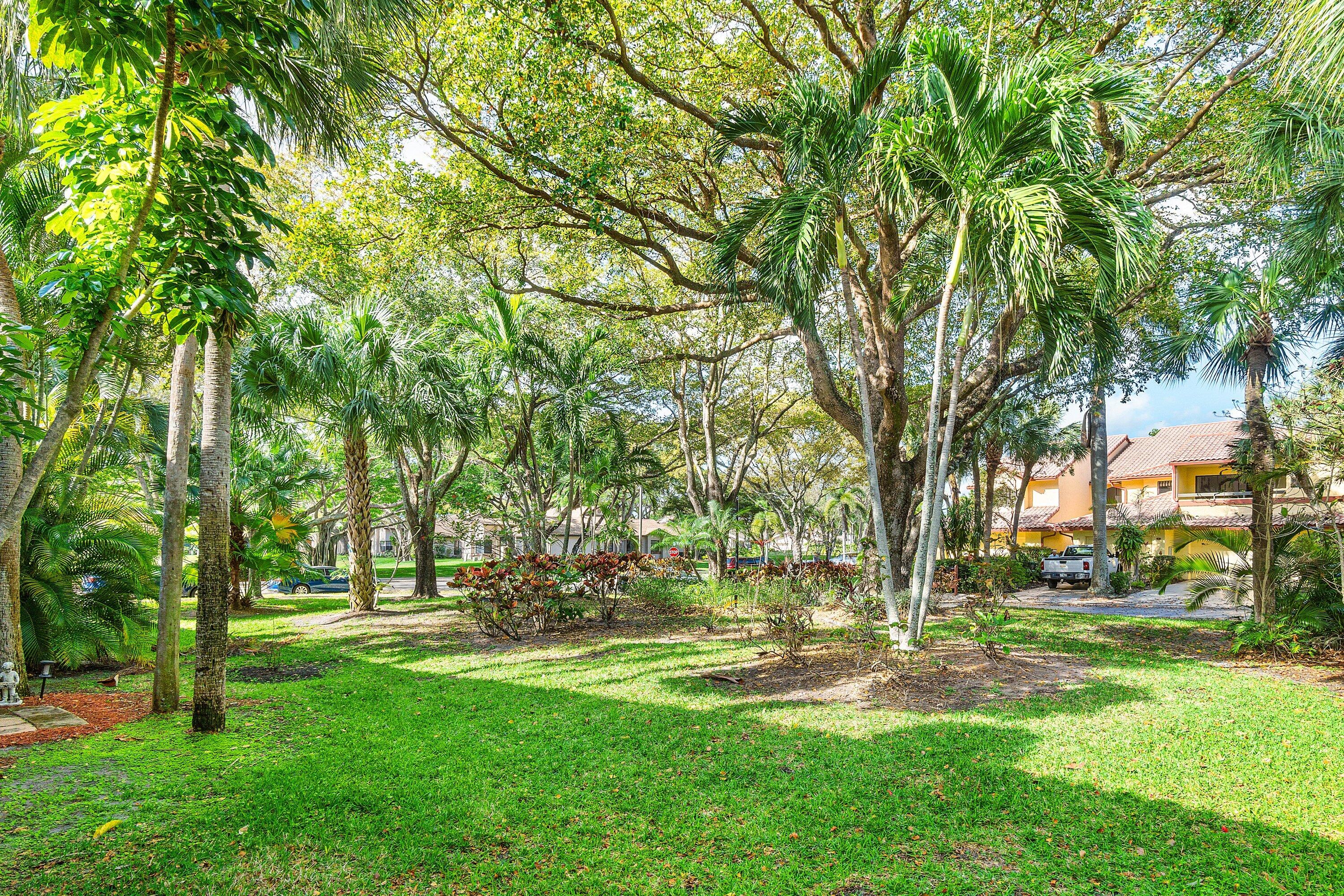 5294 10th Fairway Drive