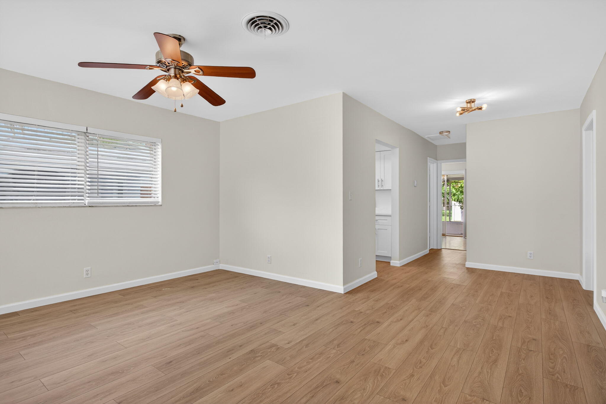 371 SE 1st Avenue