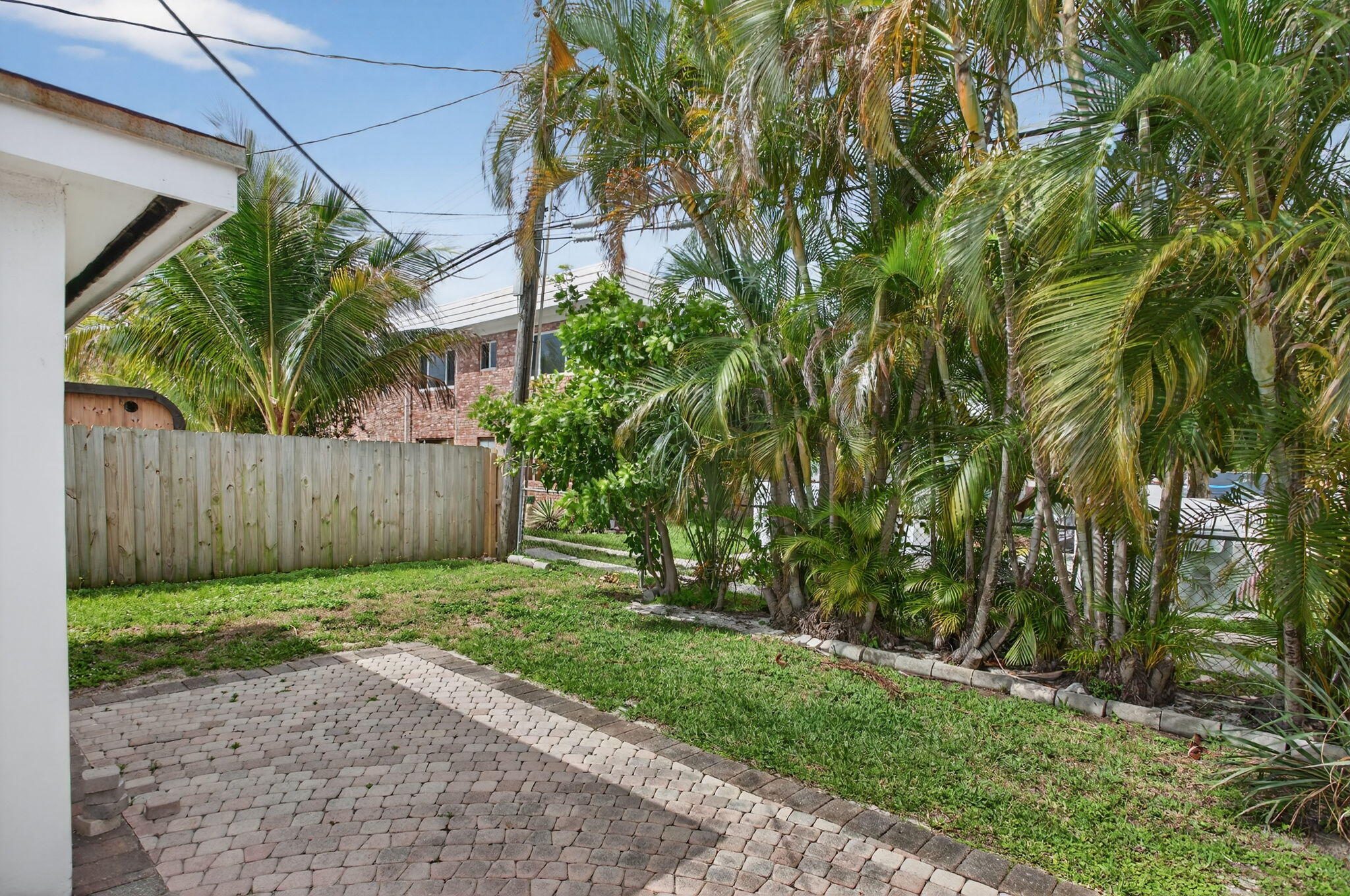 371 SE 1st Avenue