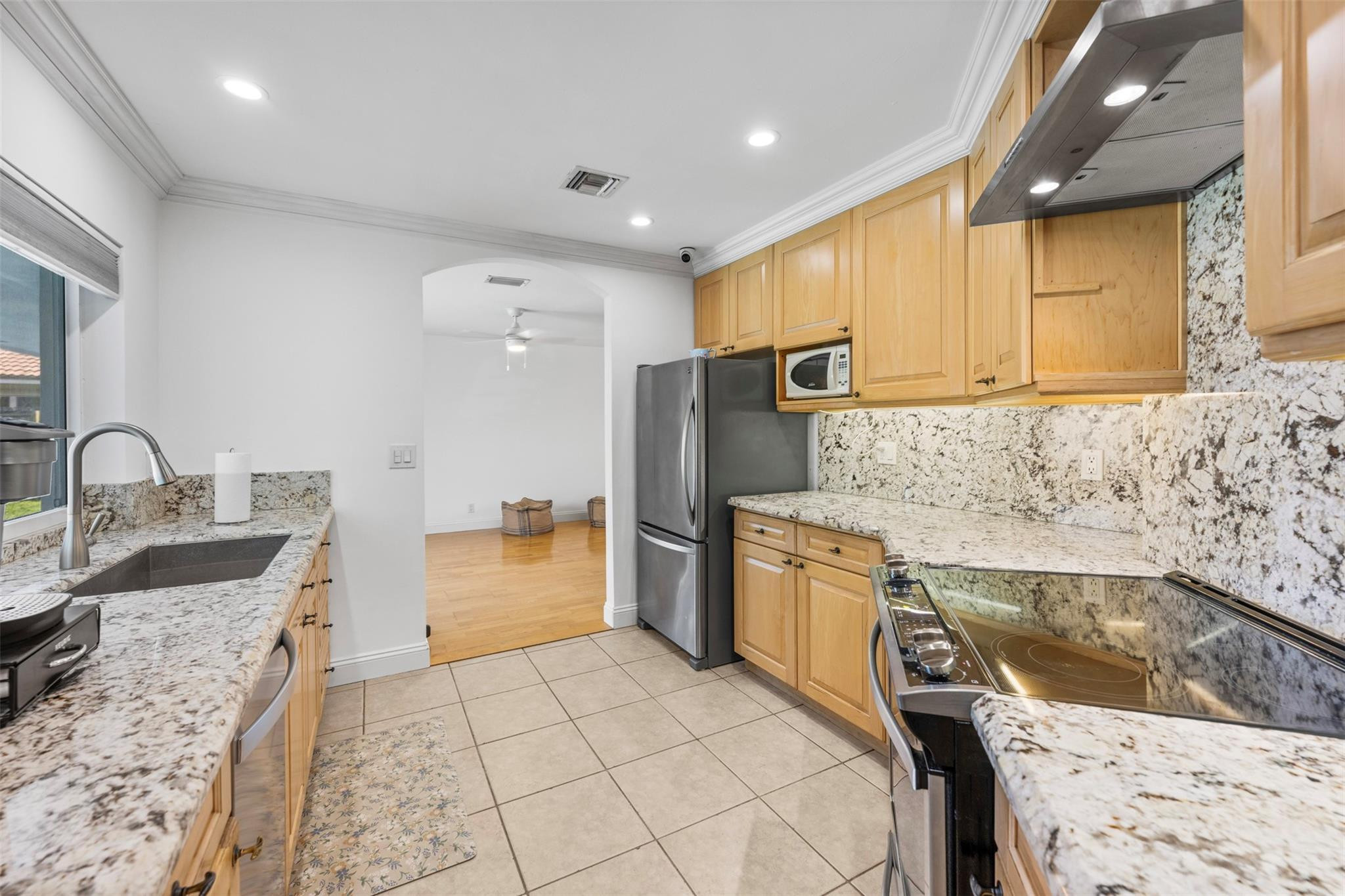1051 NW 9th St