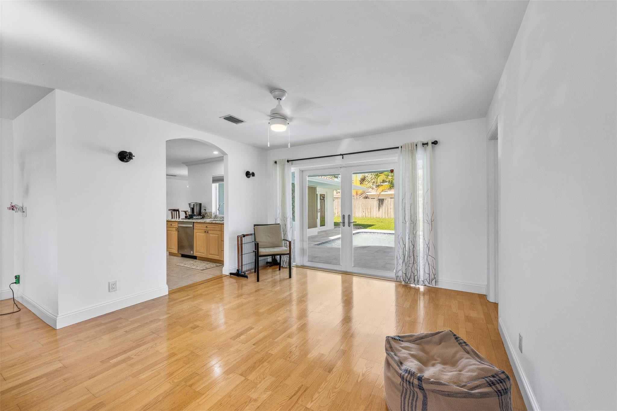 1051 NW 9th St