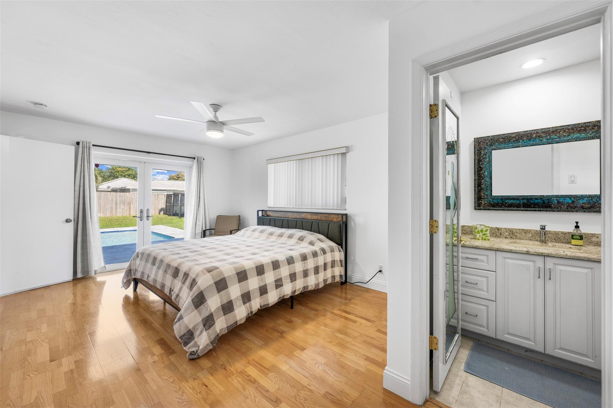 1051 NW 9th St