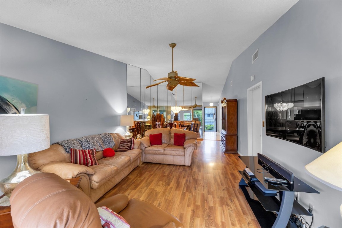 1001 SE 6th Ave 215C