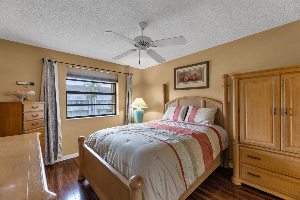 1001 SE 6th Ave 215C