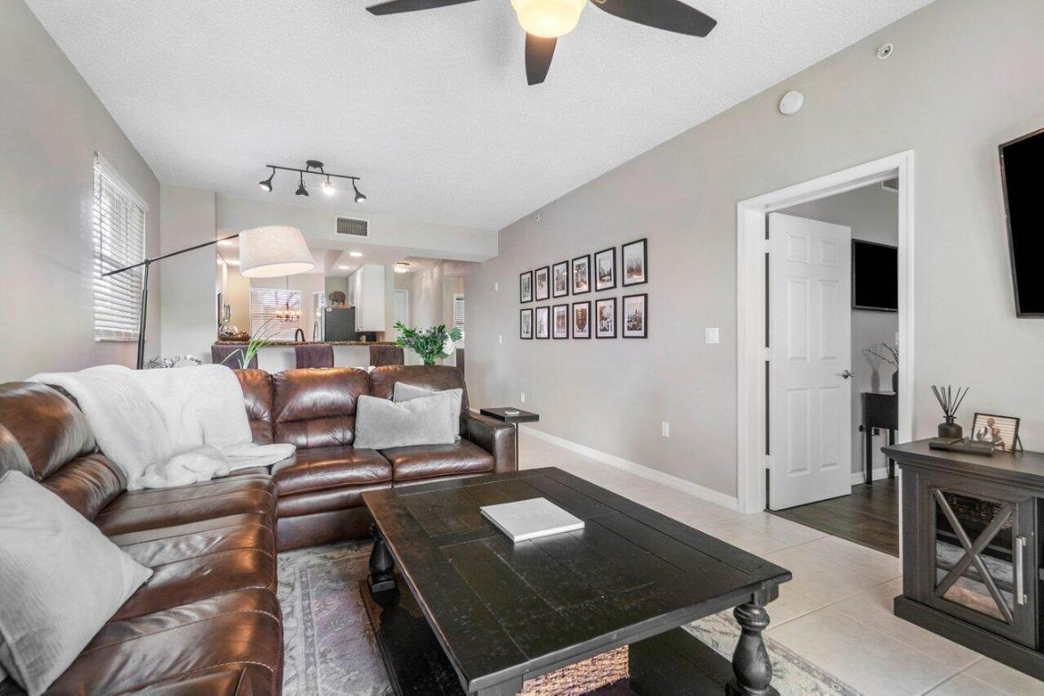 26 Royal Palm Way Unit: 106