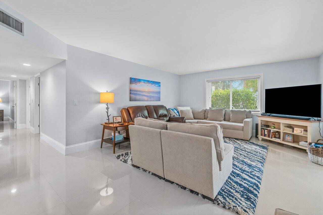 1962 NE 6th Street Unit: 5a