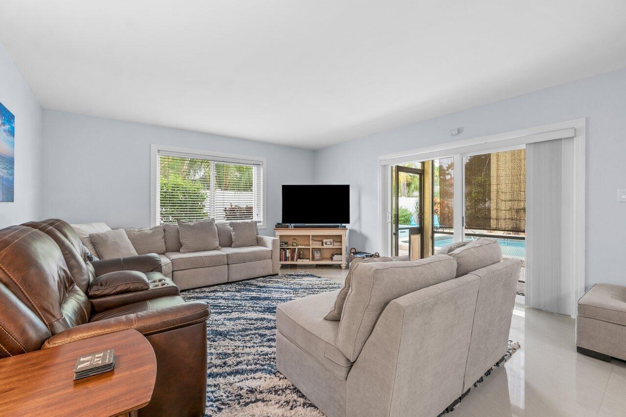 1962 NE 6th Street Unit: 5a