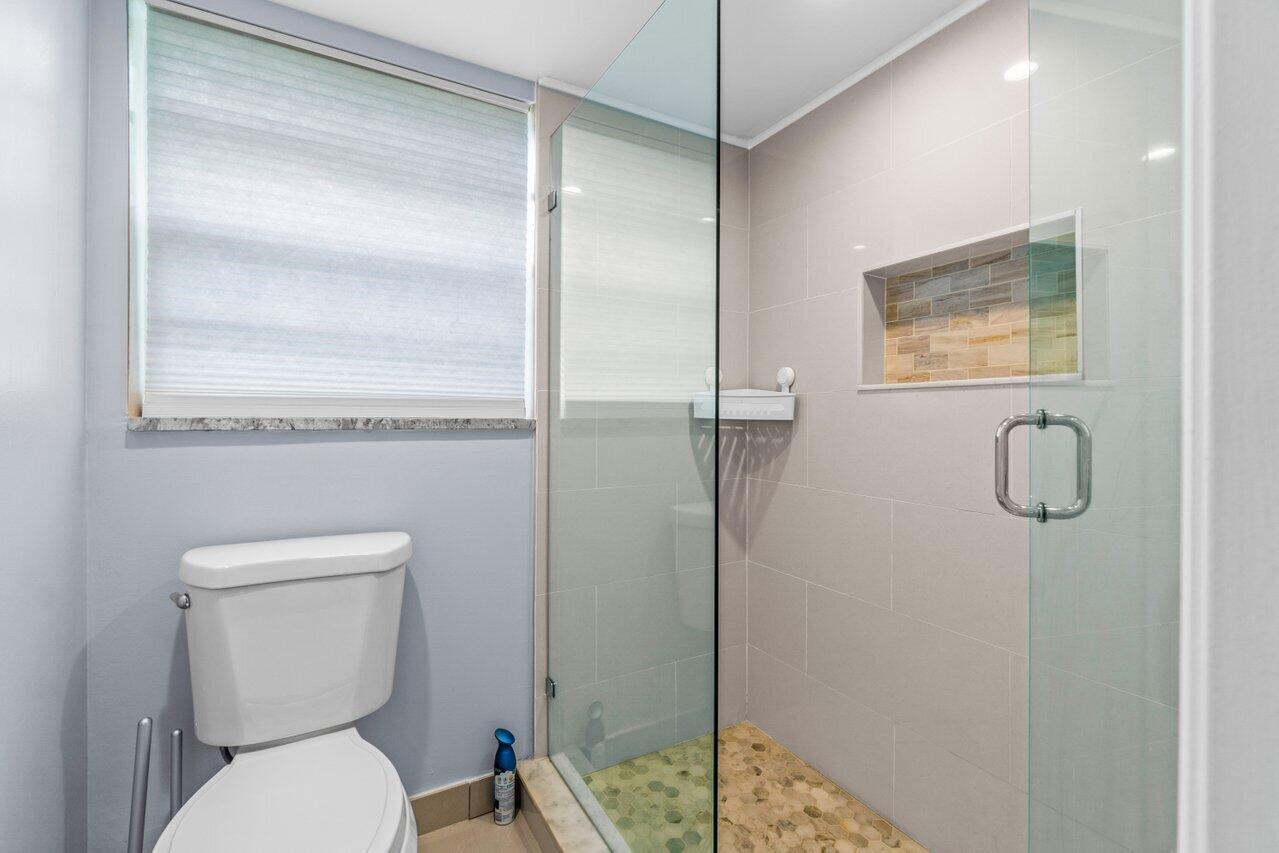 1962 NE 6th Street Unit: 5a