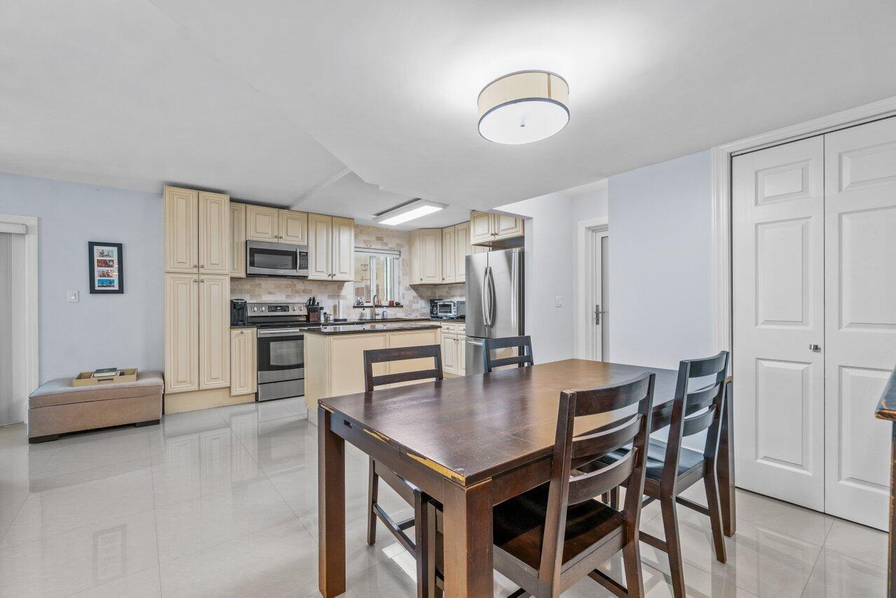 1962 NE 6th Street Unit: 5a