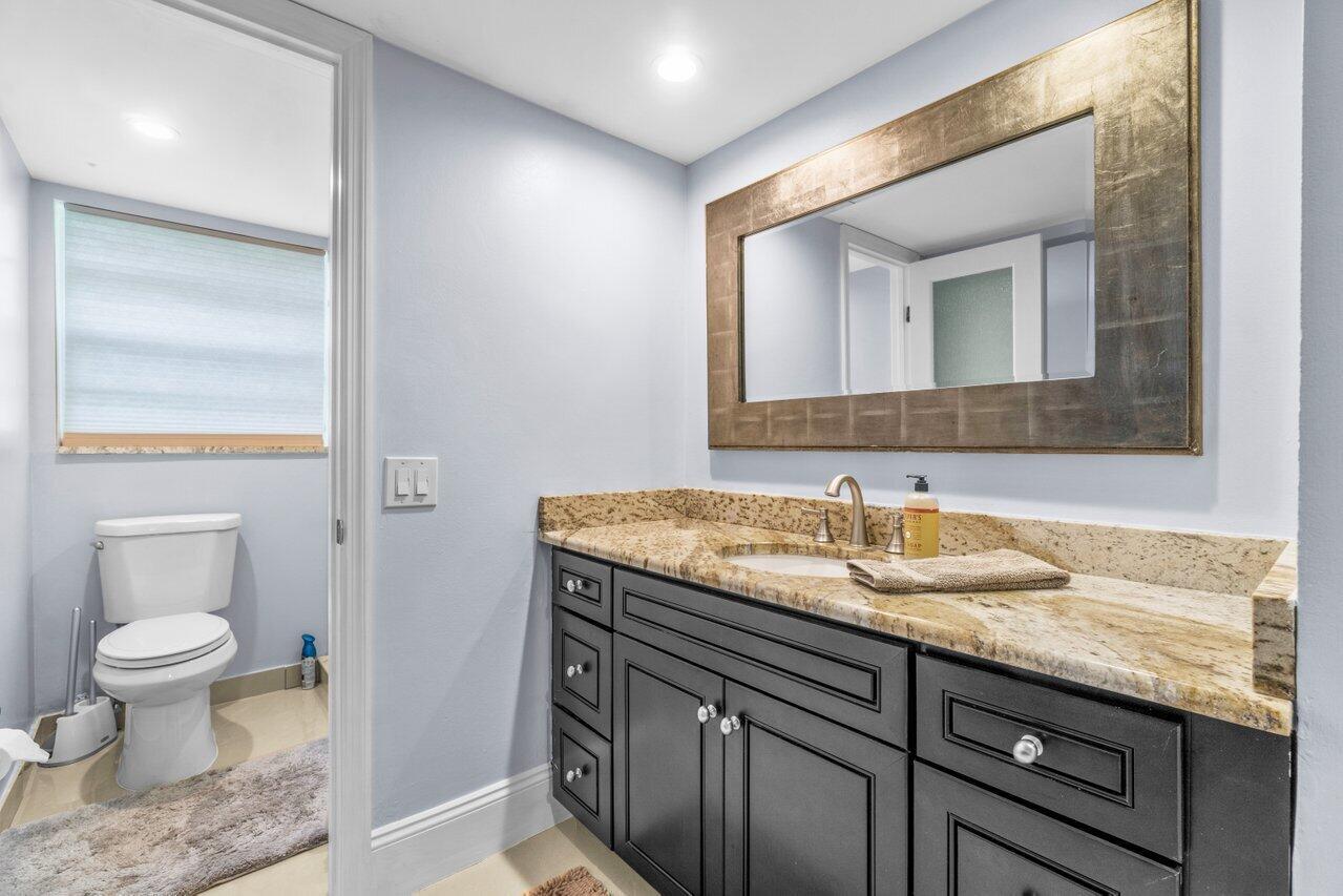 1962 NE 6th Street Unit: 5a