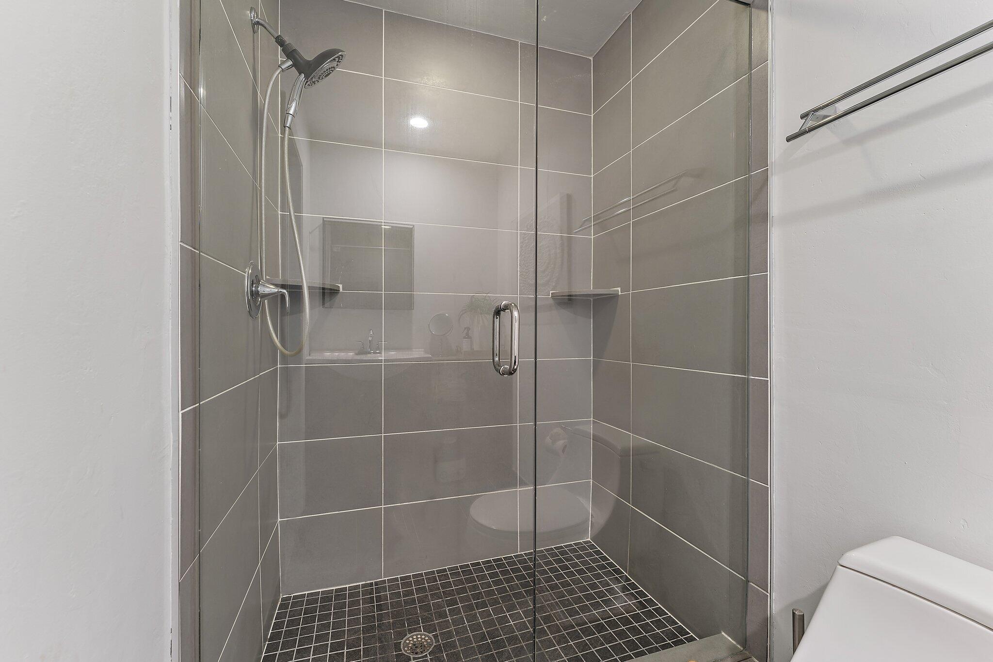 29 SE 8th Avenue