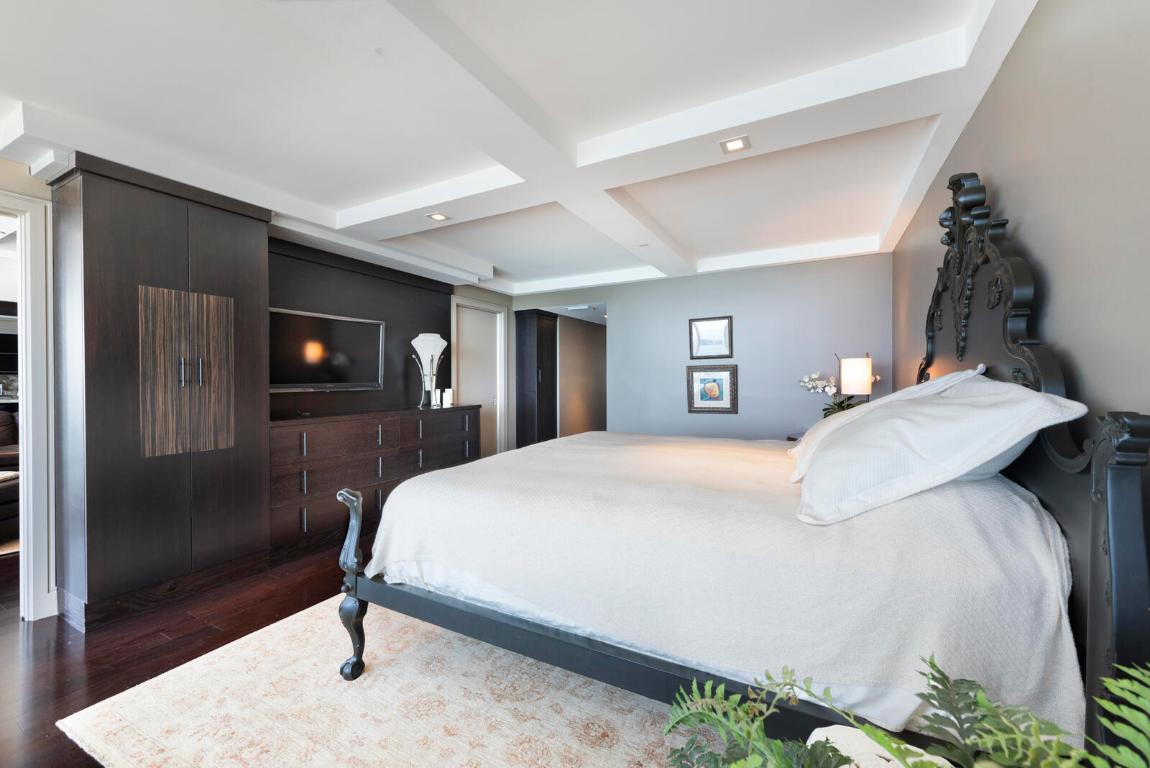 2600 S Ocean Boulevard 17c