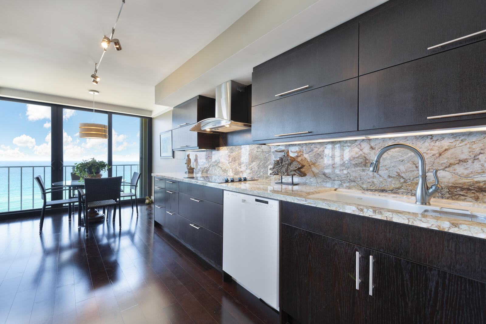 2600 S Ocean Blvd #17c