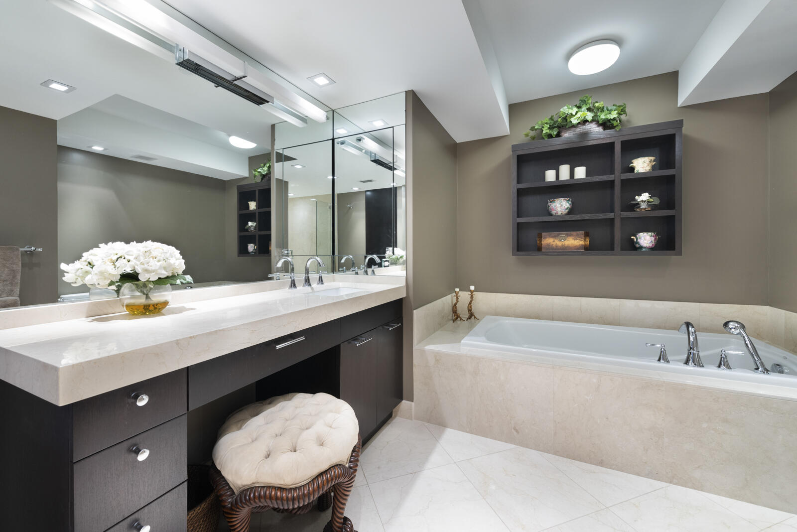 2600 S Ocean Blvd #17c