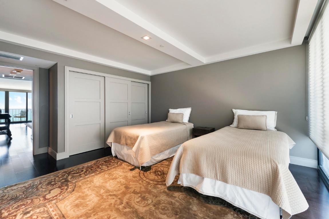 2600 S Ocean Boulevard 17c